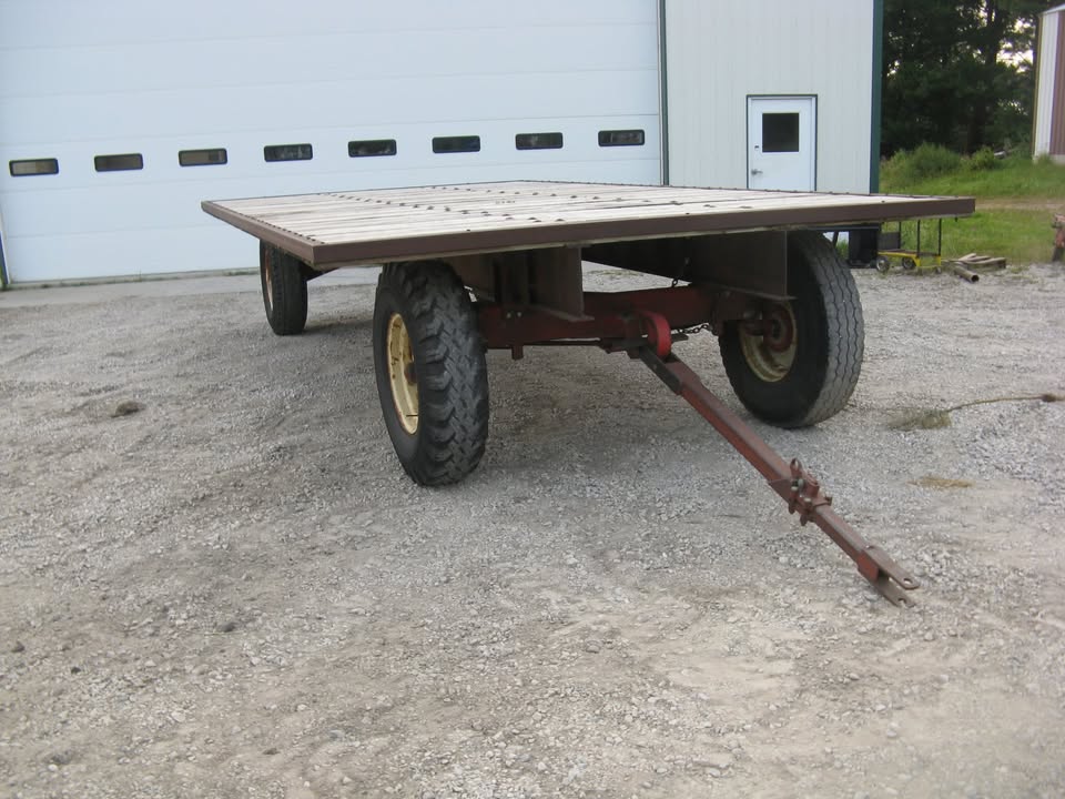 10 bale round bale trailer