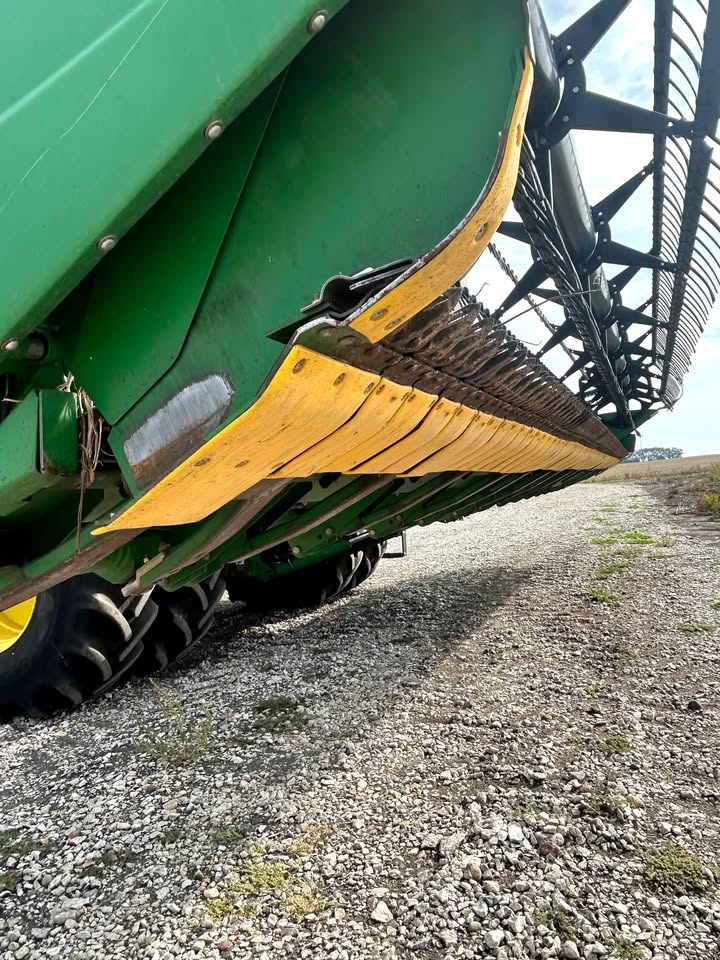John Deere 635F header