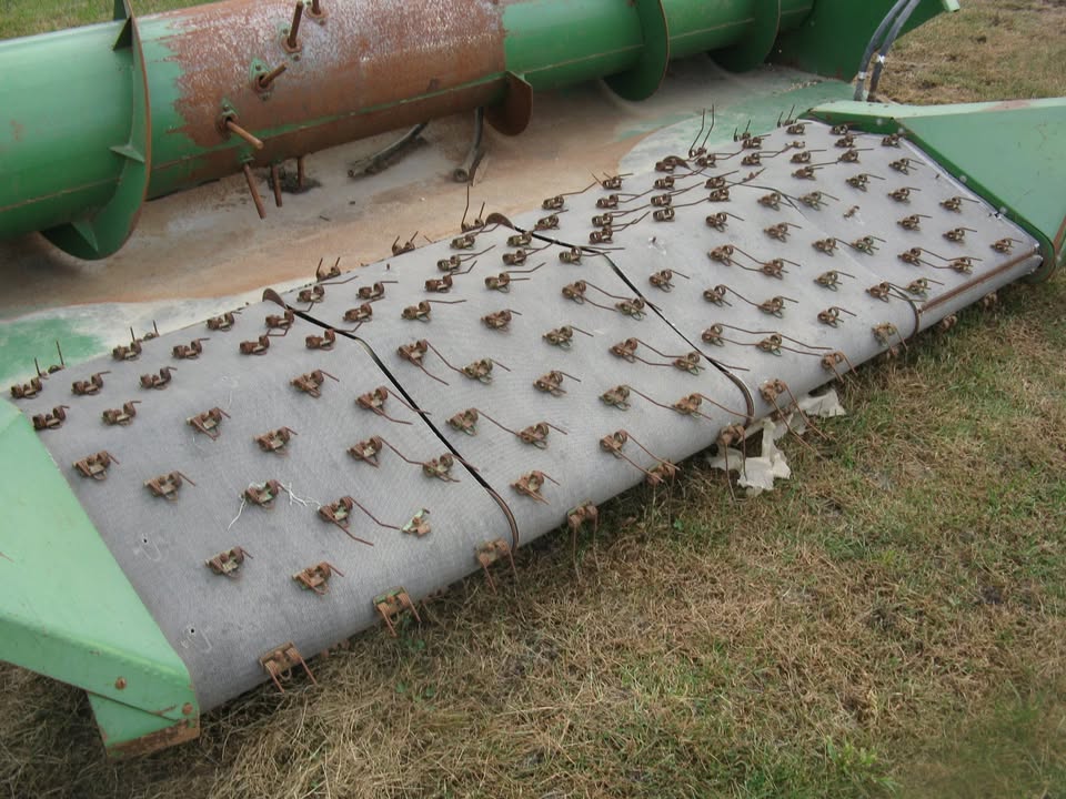 John Deere pickup header