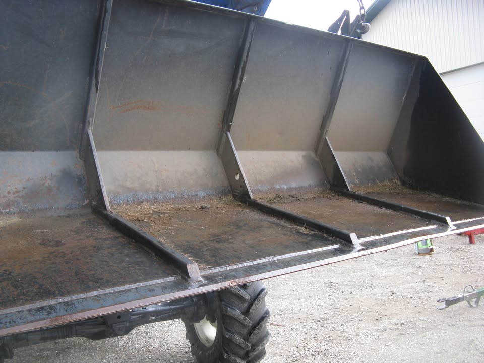 Westendorf 8' bucket, quick tach 