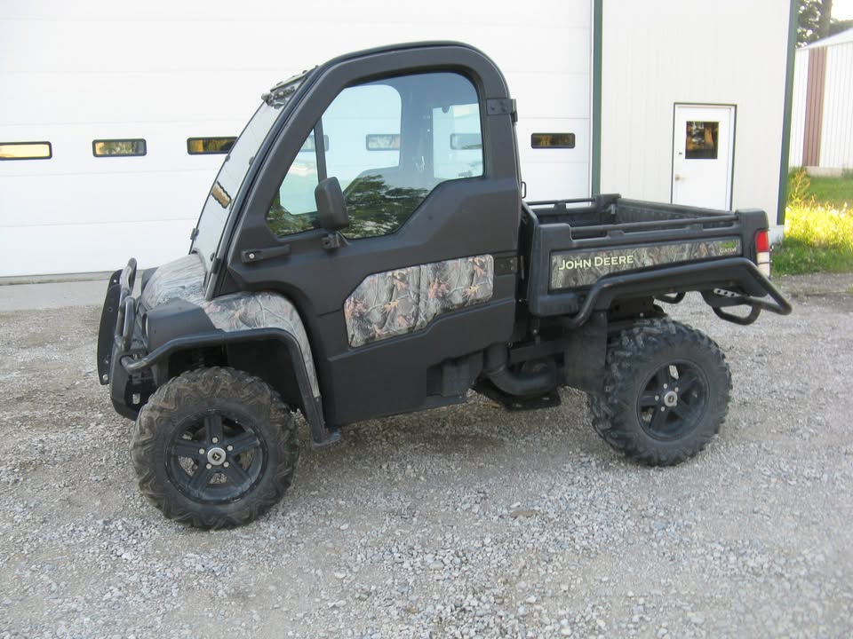 2016 John Deere 825i