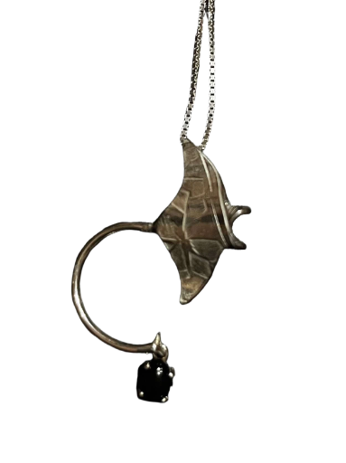 PENDENTIF RAIE MANTA ET ONYX