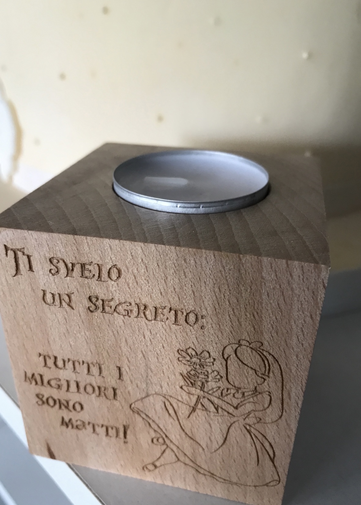 Cubo porta candela "Alice nel paese delle meraviglie"