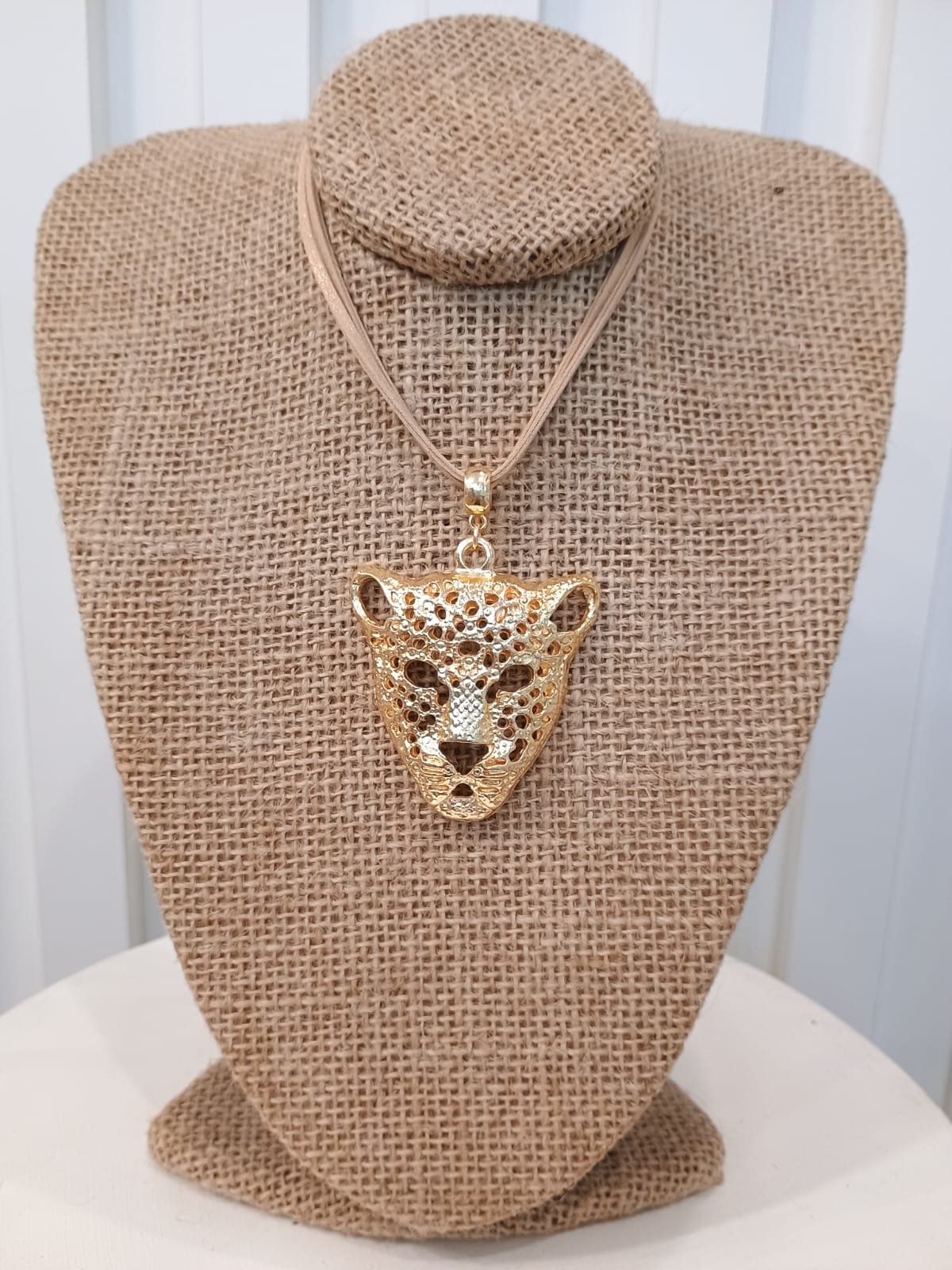 Colar Cabeça de Onça Dourado