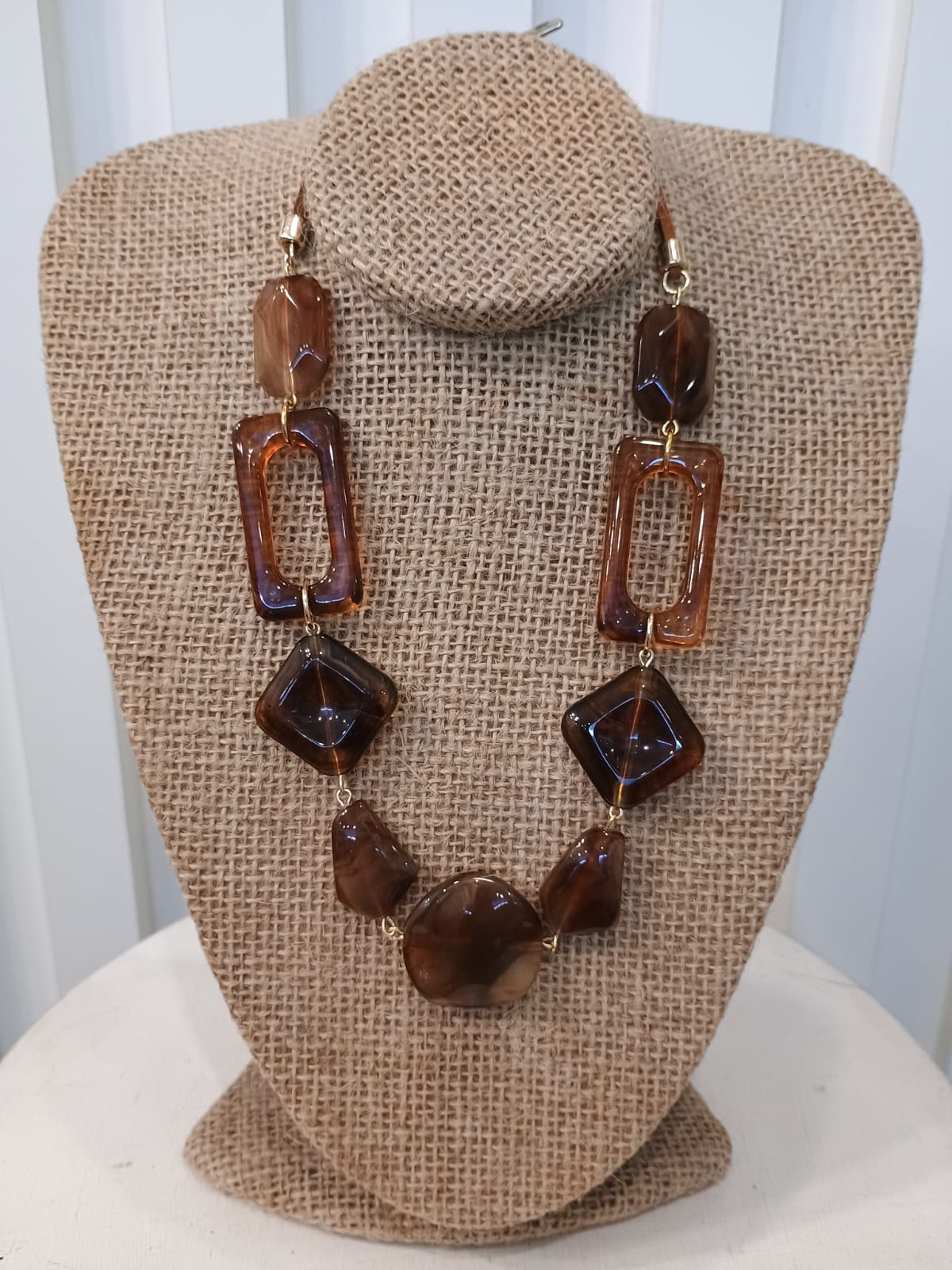 Colar caramelo queimado