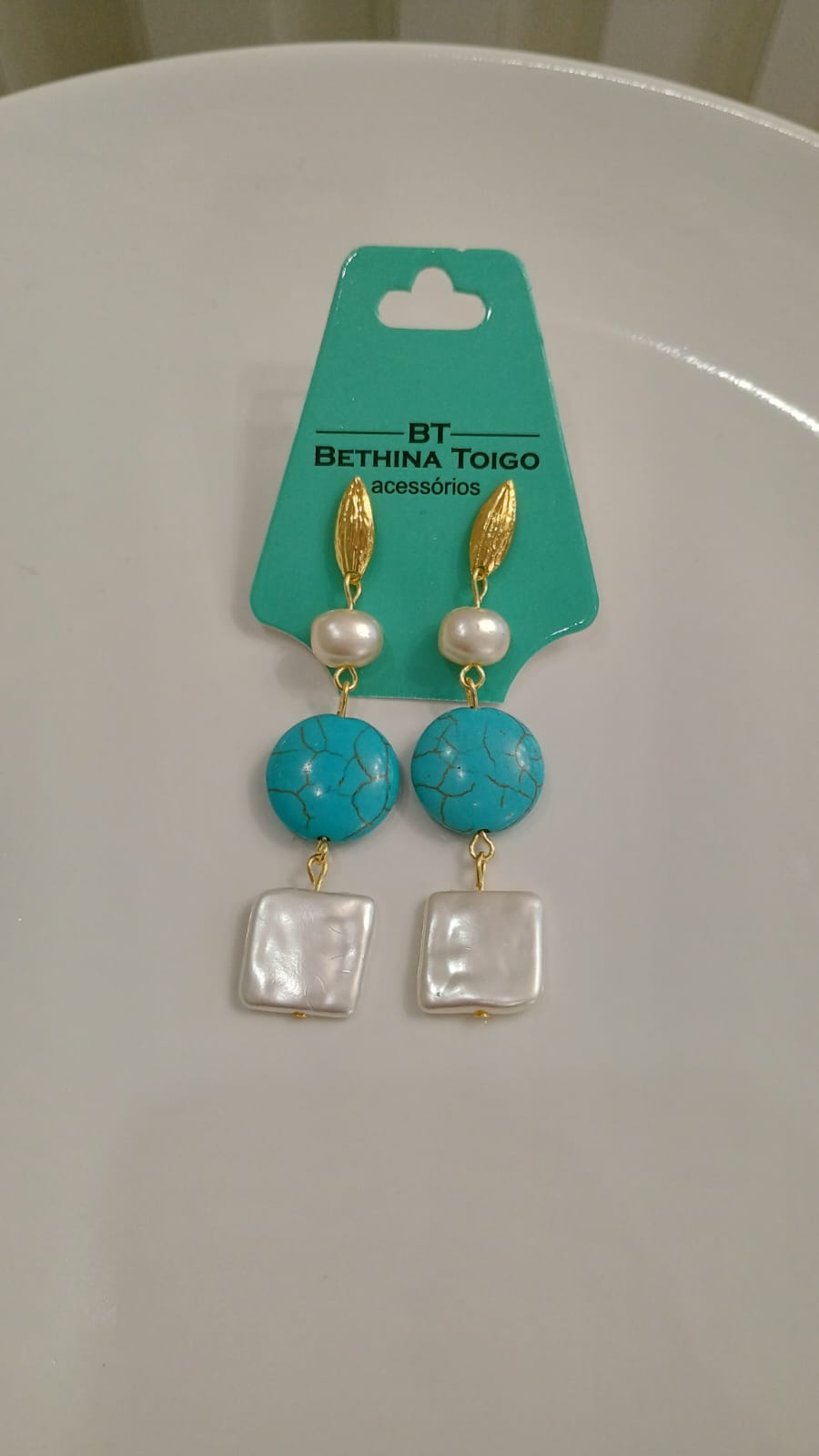 Brinco pérola quadrada