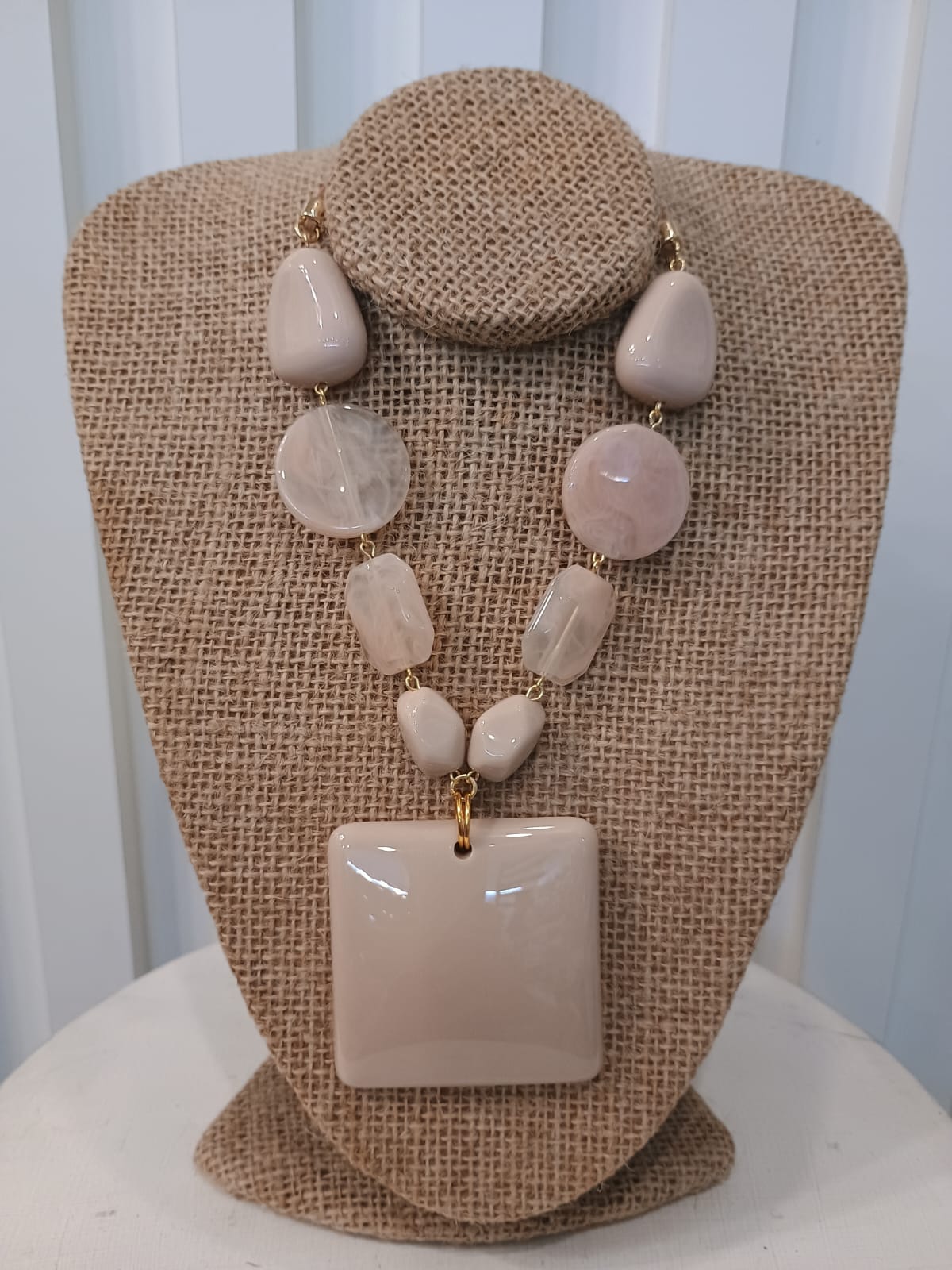 Colar rose com peça