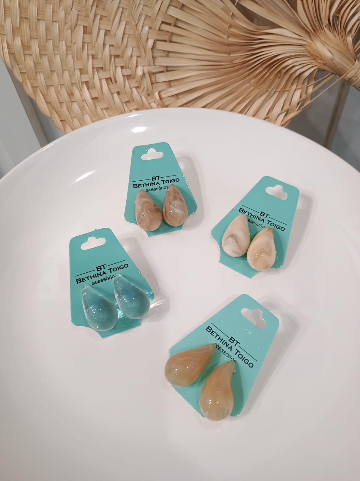 Brinco gotas acrílico