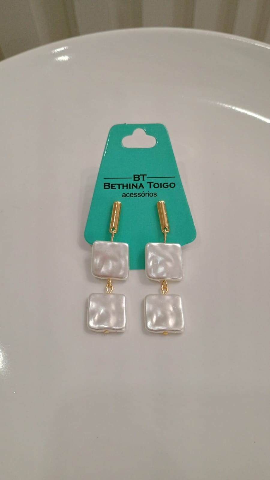 Brinco par de pérolas quadradas