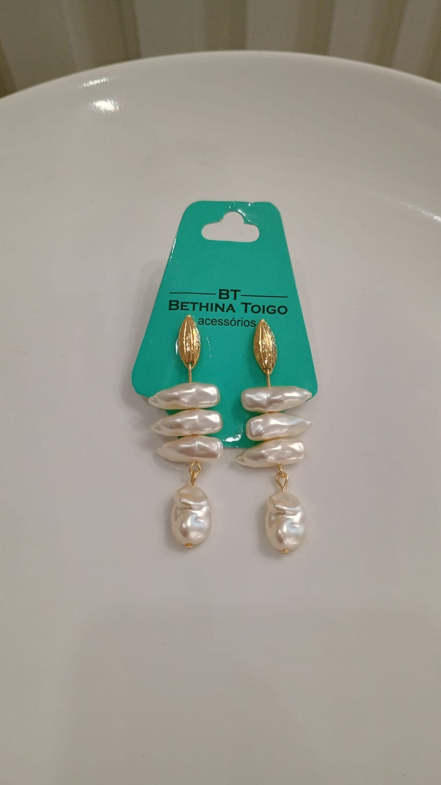 Brinco pérolas água doce