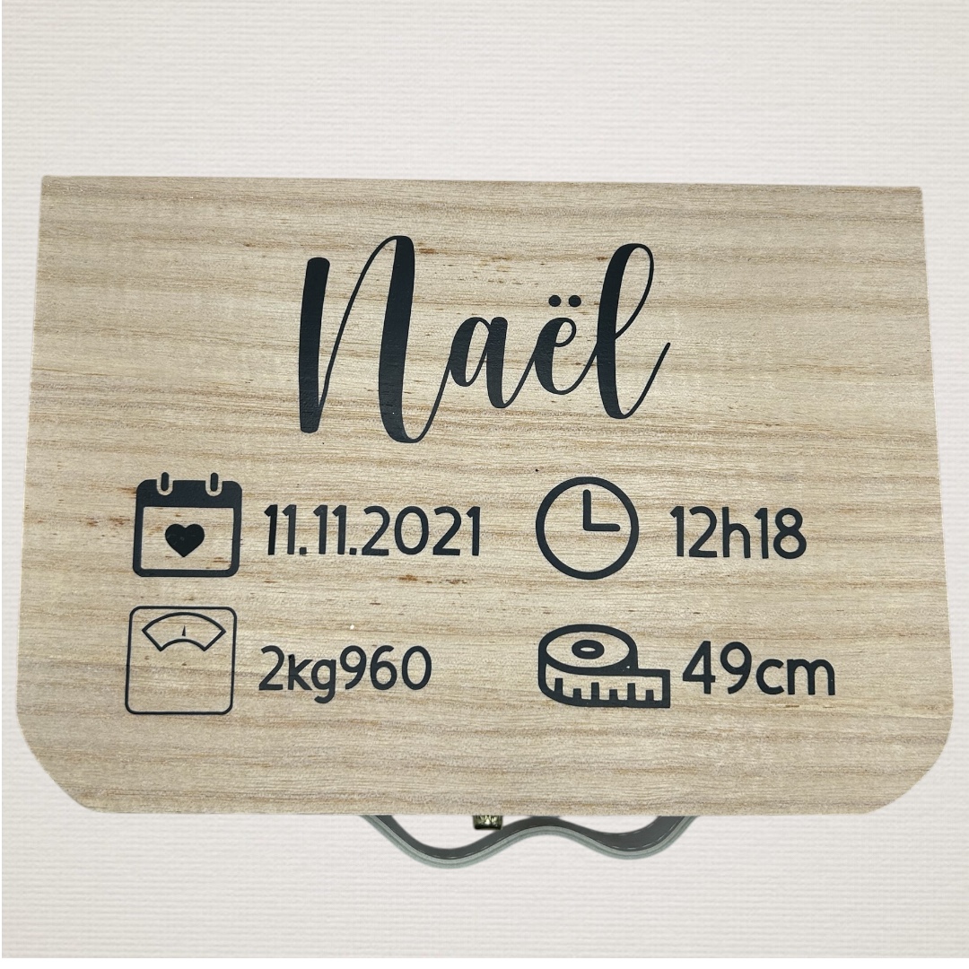 Boîte en bois "souvenir de naissance"