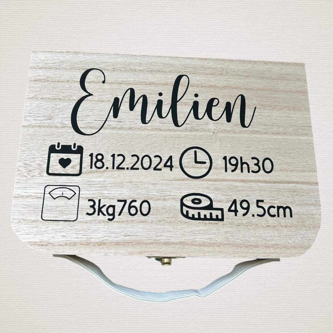 Boîte en bois "souvenir de naissance"