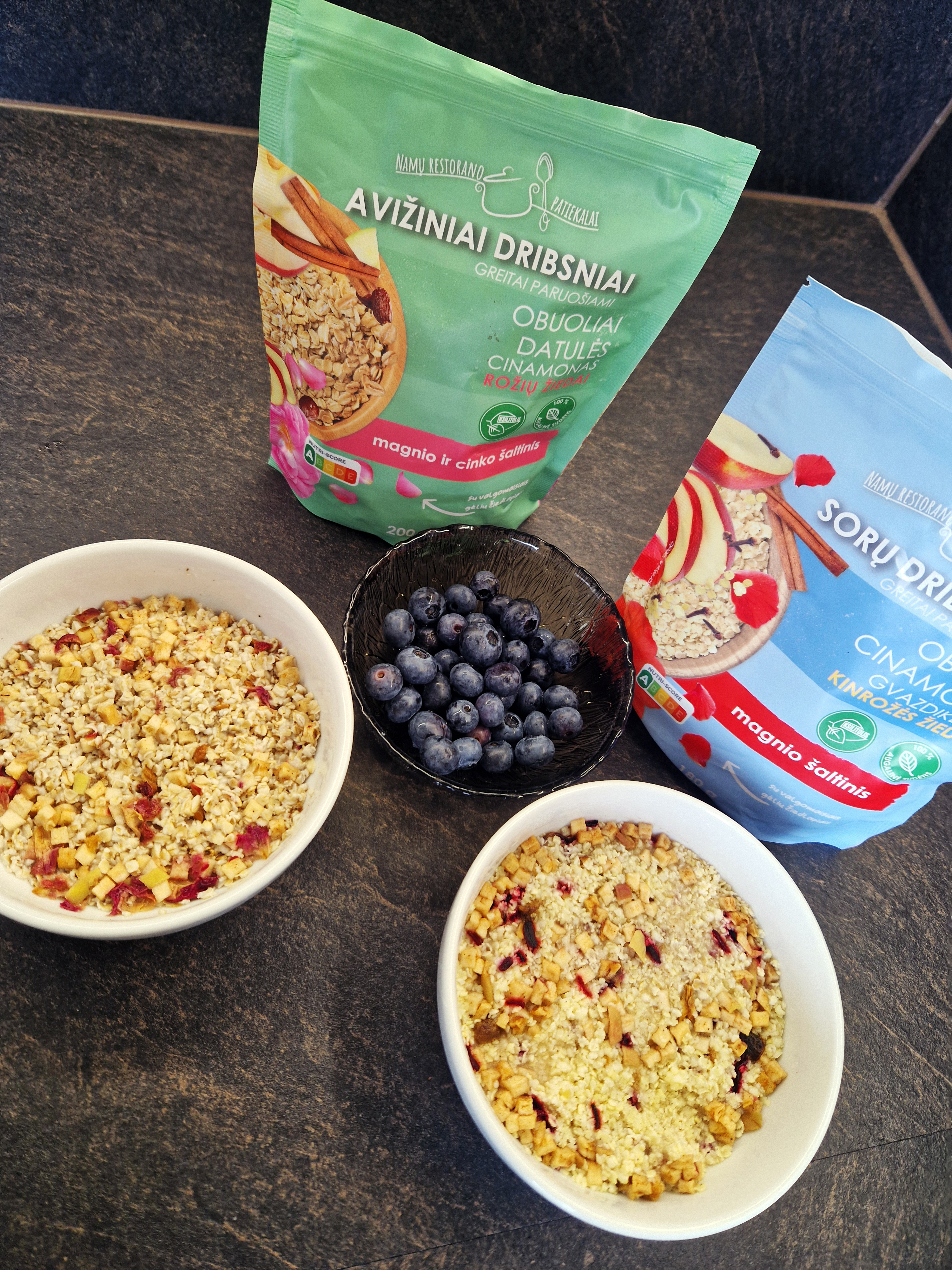 Pusryčių dribsnių rinkinys su valgomaisiais žiedlapiais