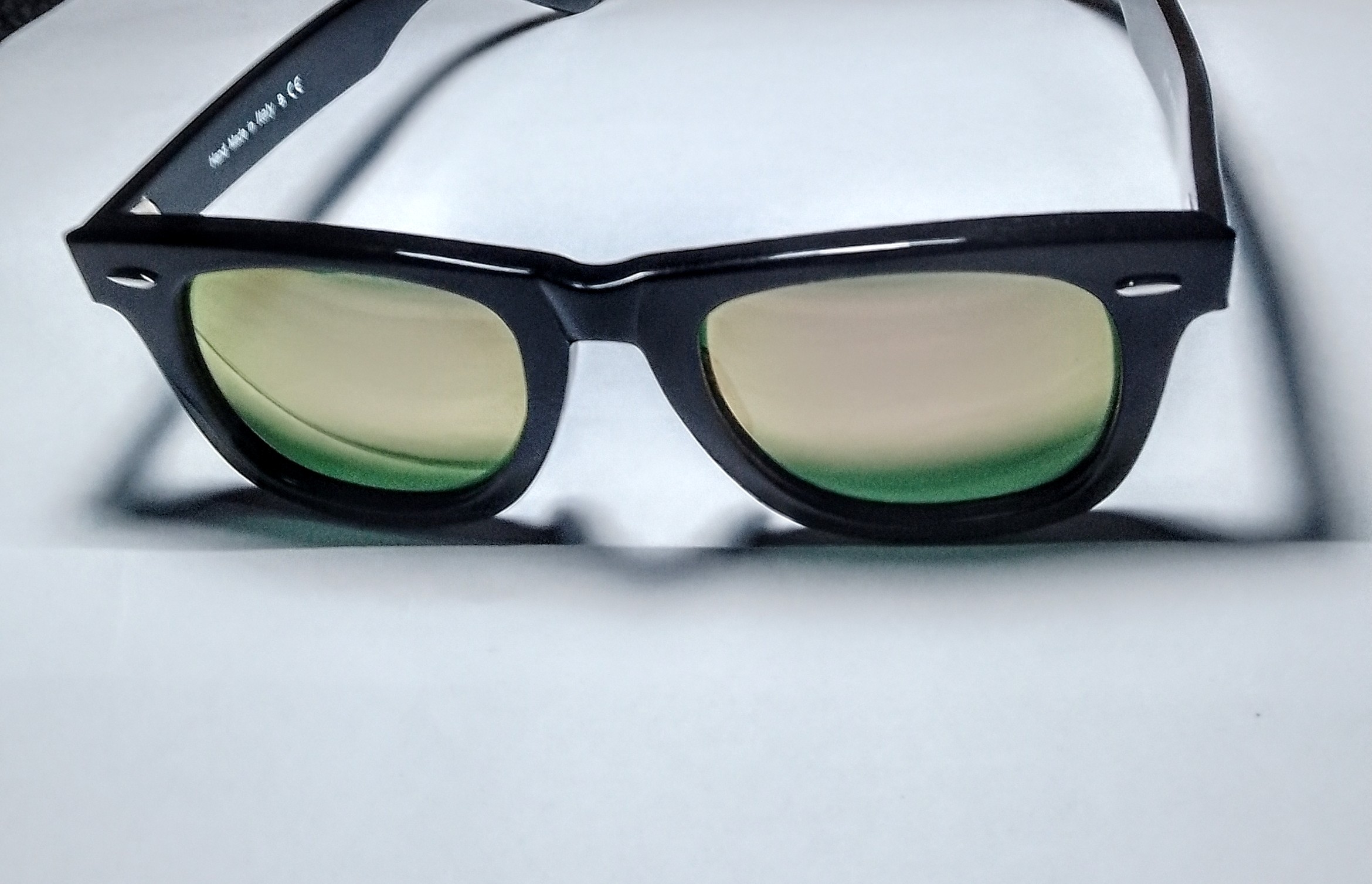 Anteojos de sol RB 2140 Colection Made in Italy  . Iridiscente , reflejos según como se miren