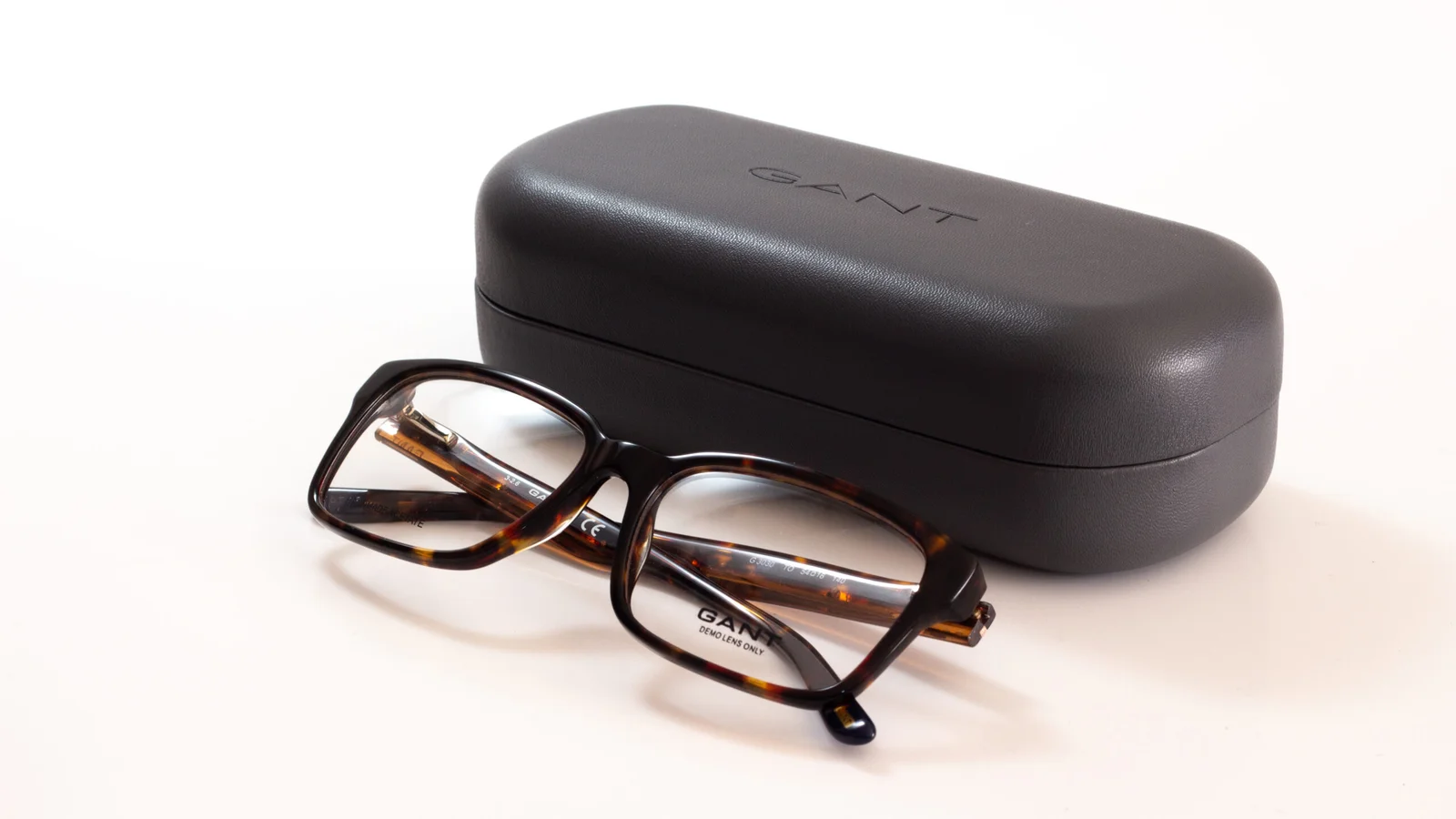 Armazón Gant G 3030 54-16-140- Detalles Patillas Color Metal Marrón Oscuro