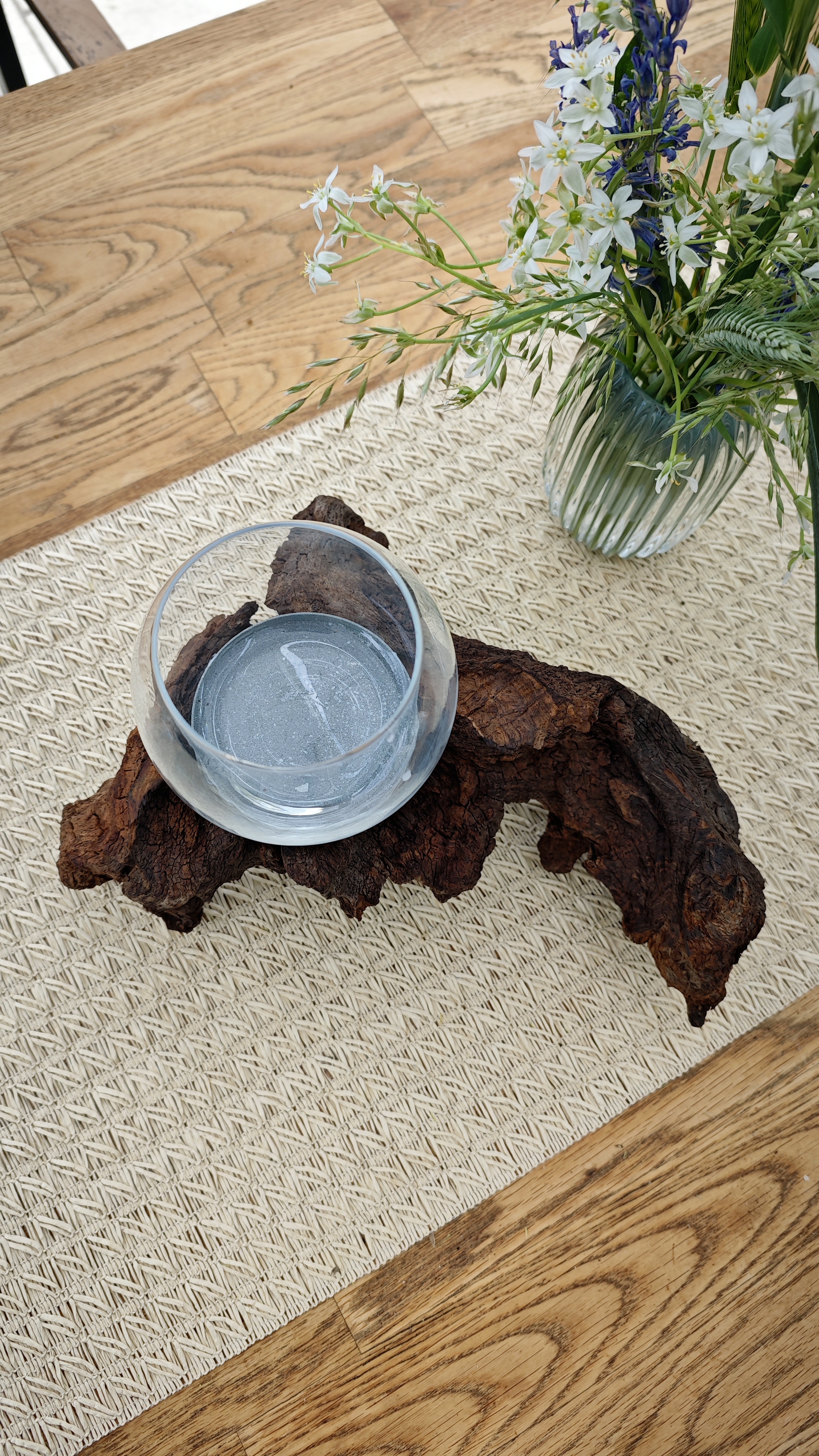 Windlicht aus Wurzelholz 1 Kerzenhalter grau