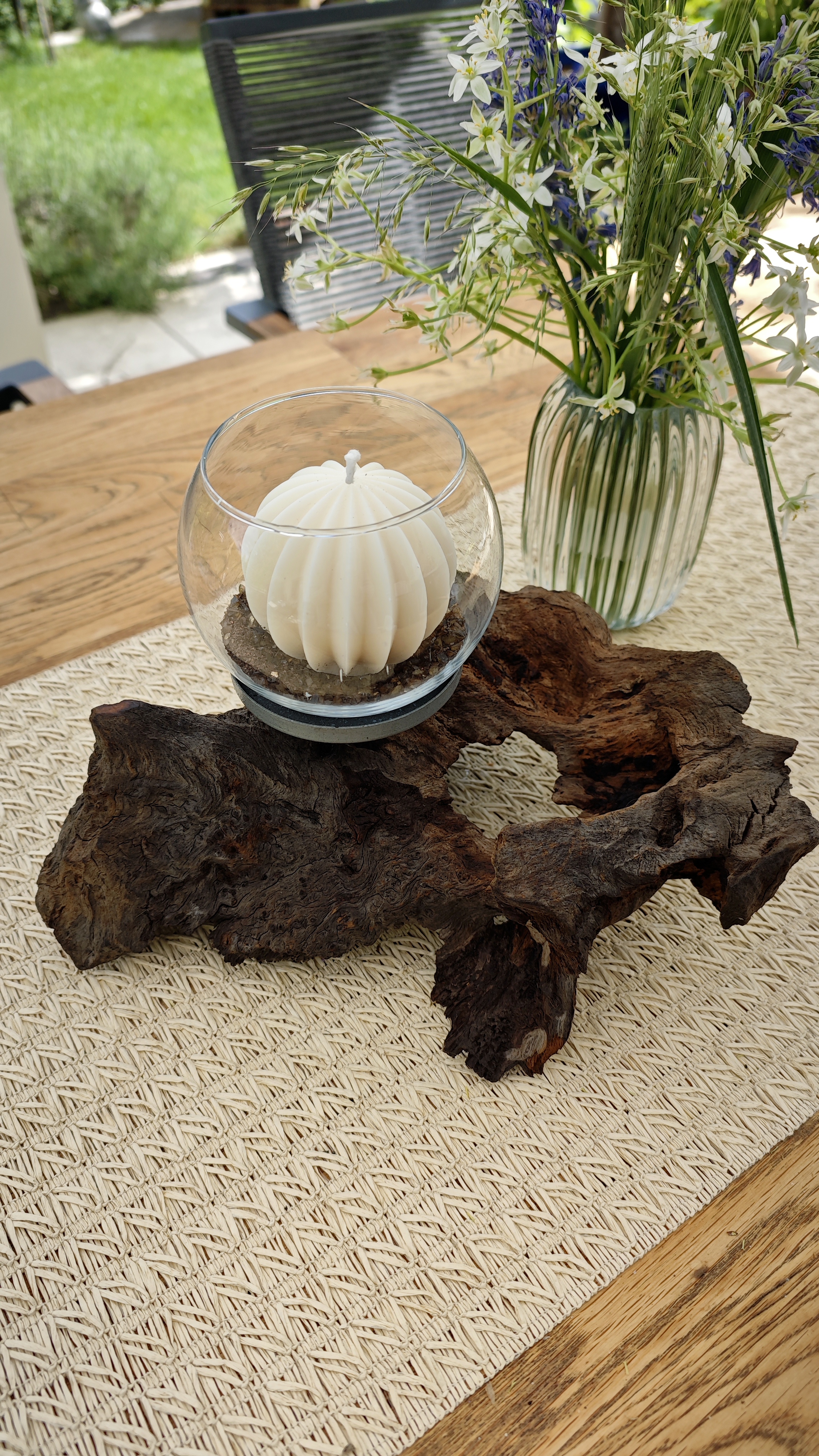 Windlicht aus Wurzelholz 1 Kerzenhalter grau