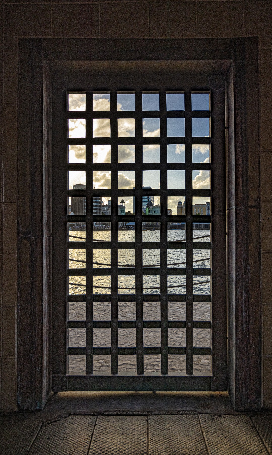 Por Dentro do Cristal