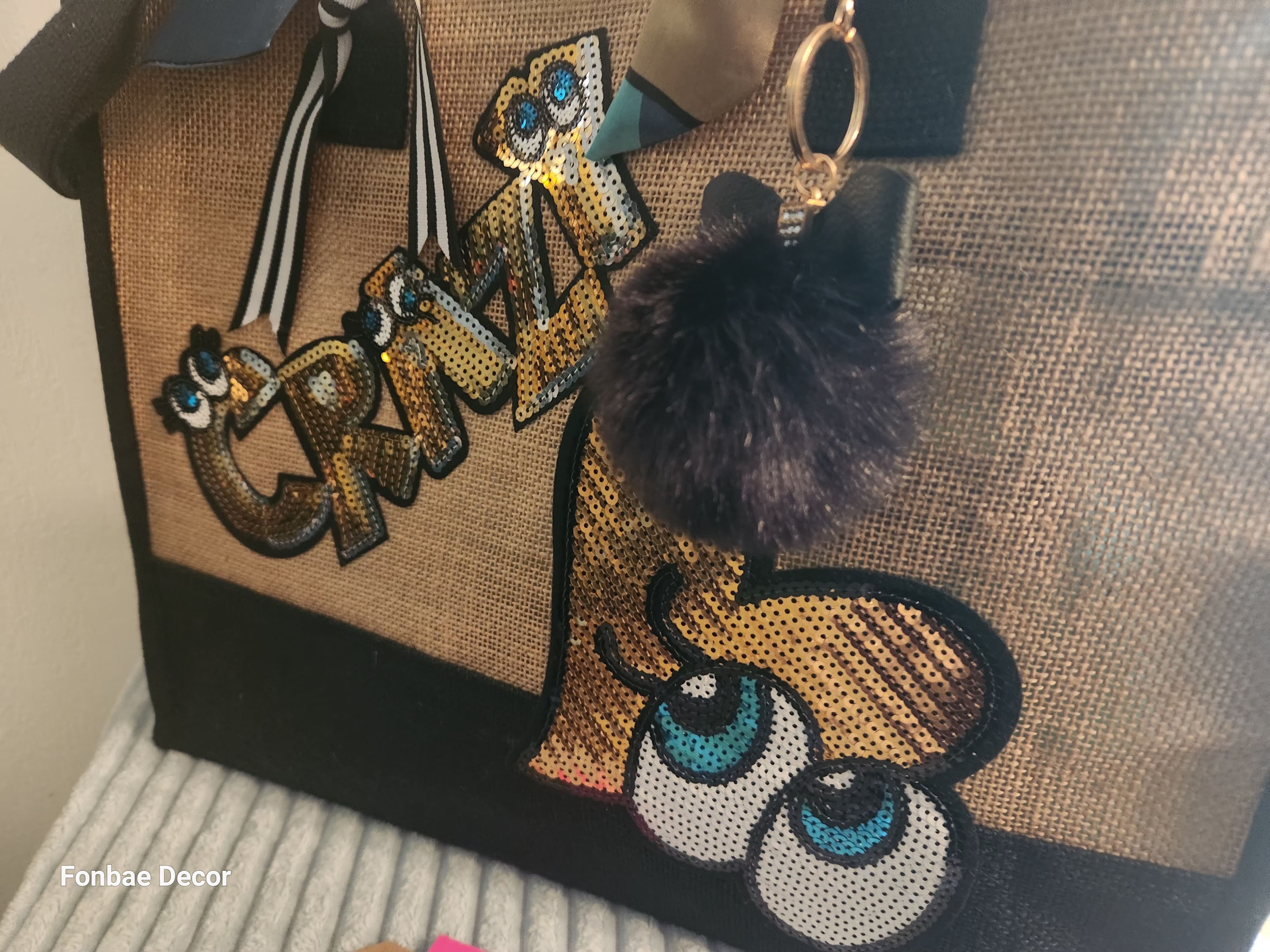 Fashionable Burlap Tote Bag with Crazy Heart Eyes Sequin Embroidery