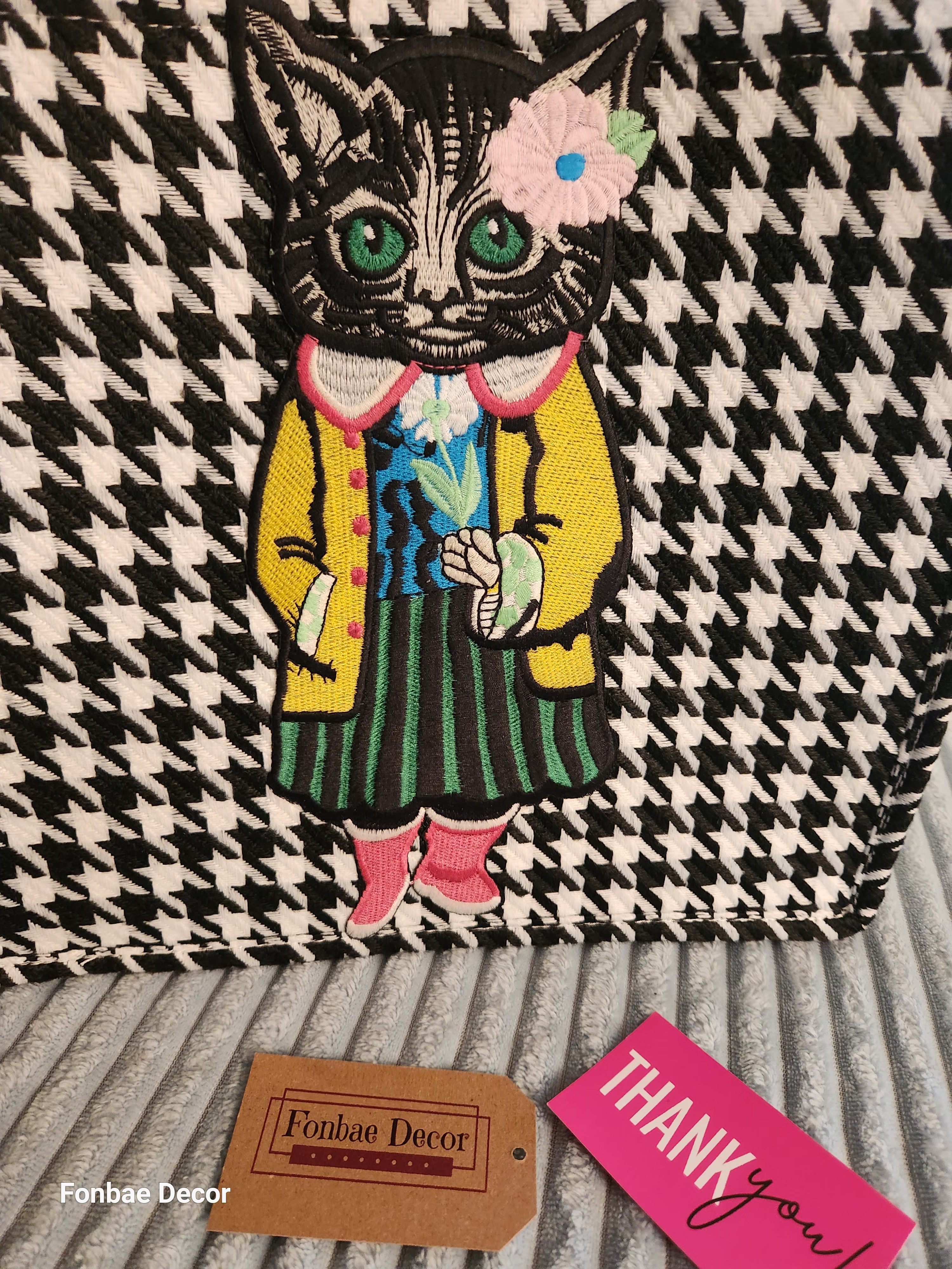 Fashionable Houndstooth Cat Tote Bag