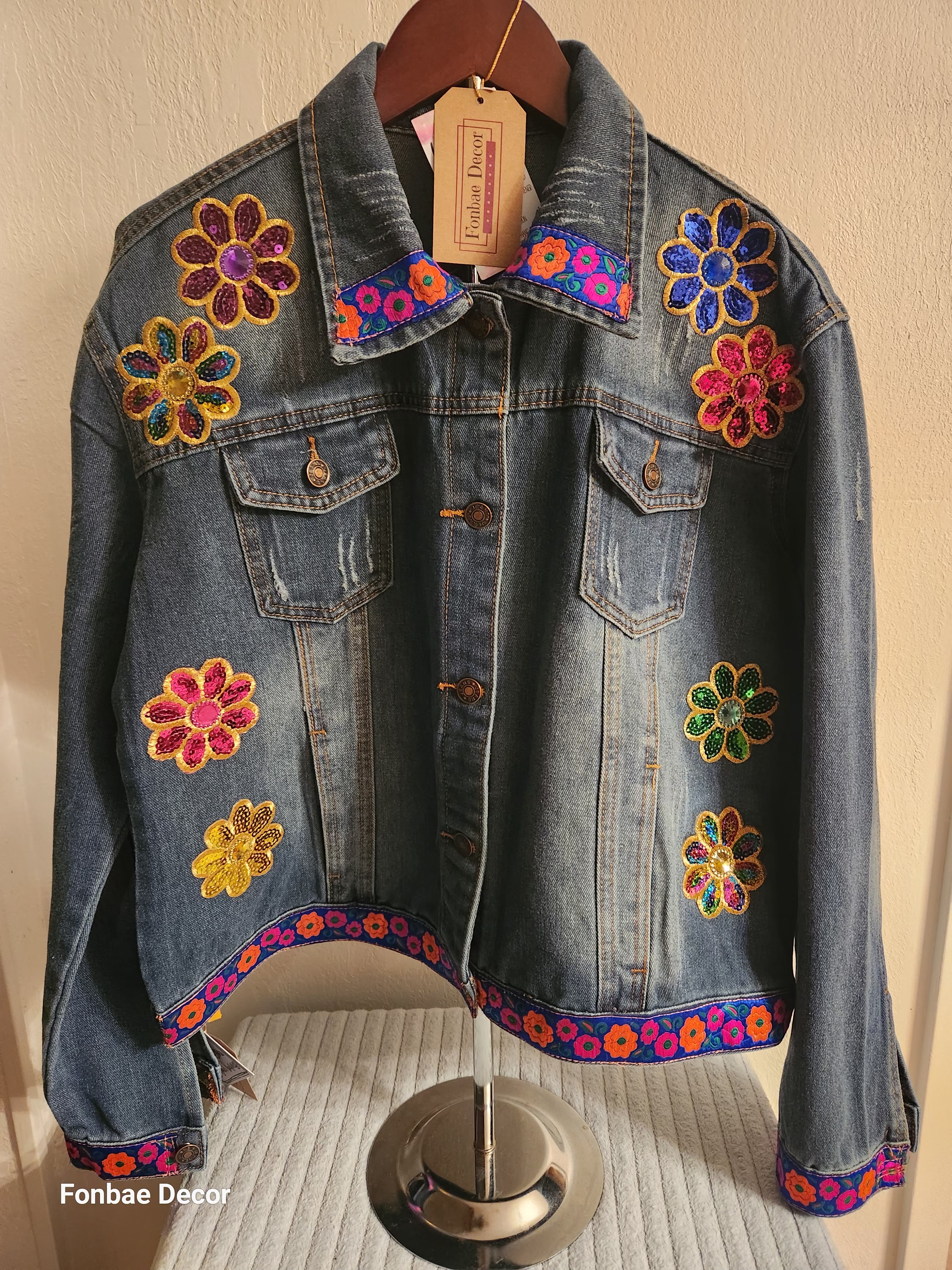 Distressed Floral Denim Jean Jacket with Fashionable Embroidery