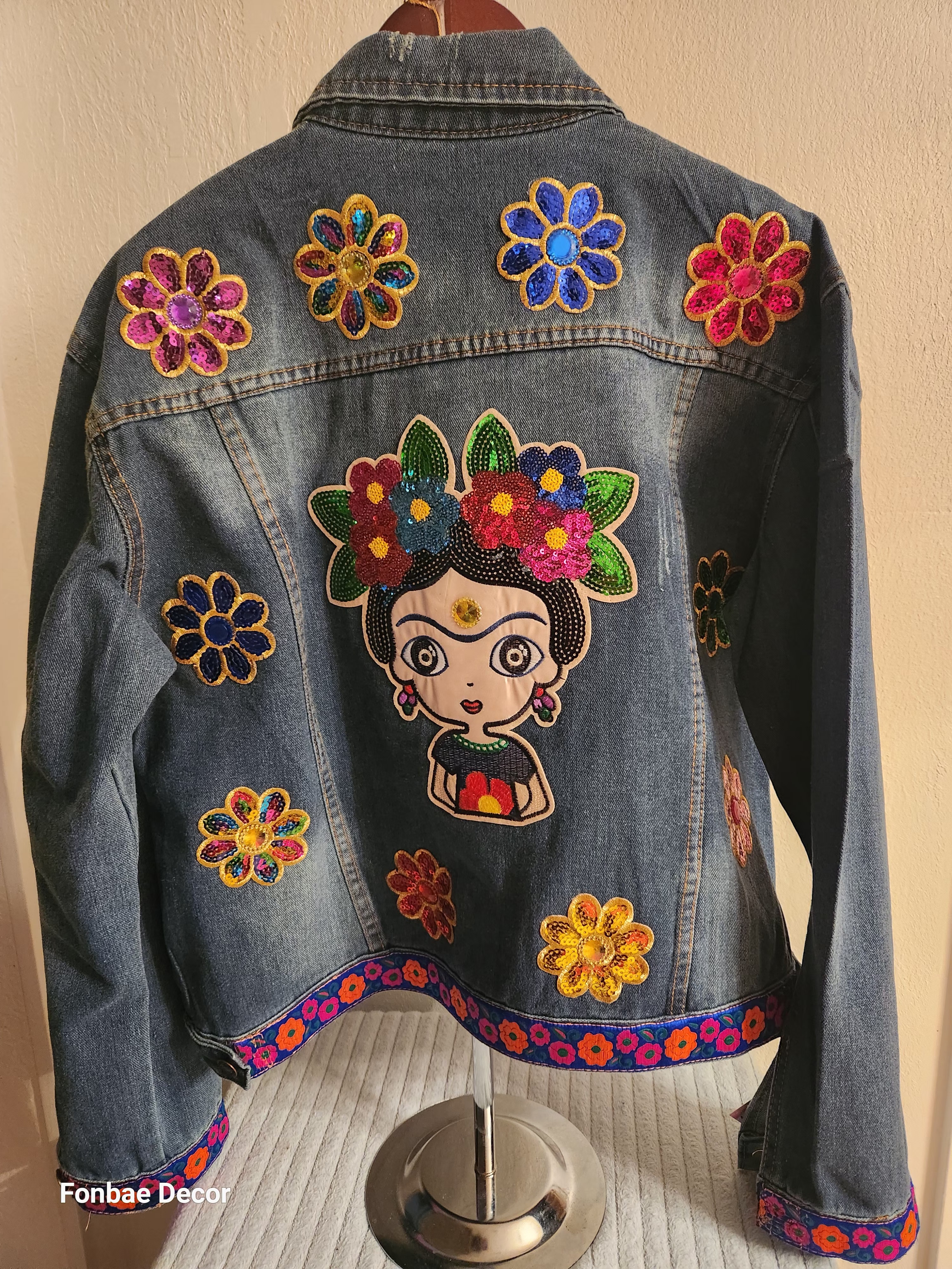 Distressed Floral Denim Jean Jacket with Fashionable Embroidery