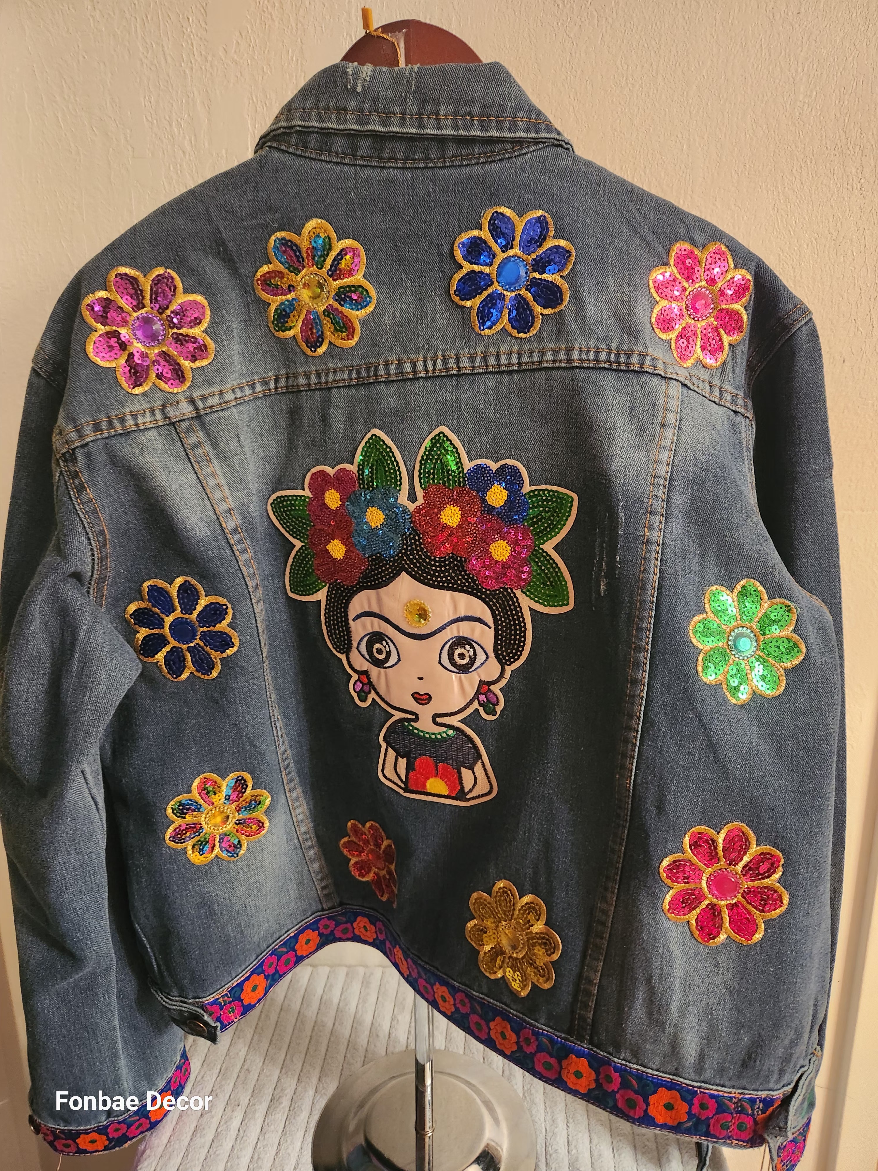 Distressed Floral Denim Jean Jacket with Fashionable Embroidery