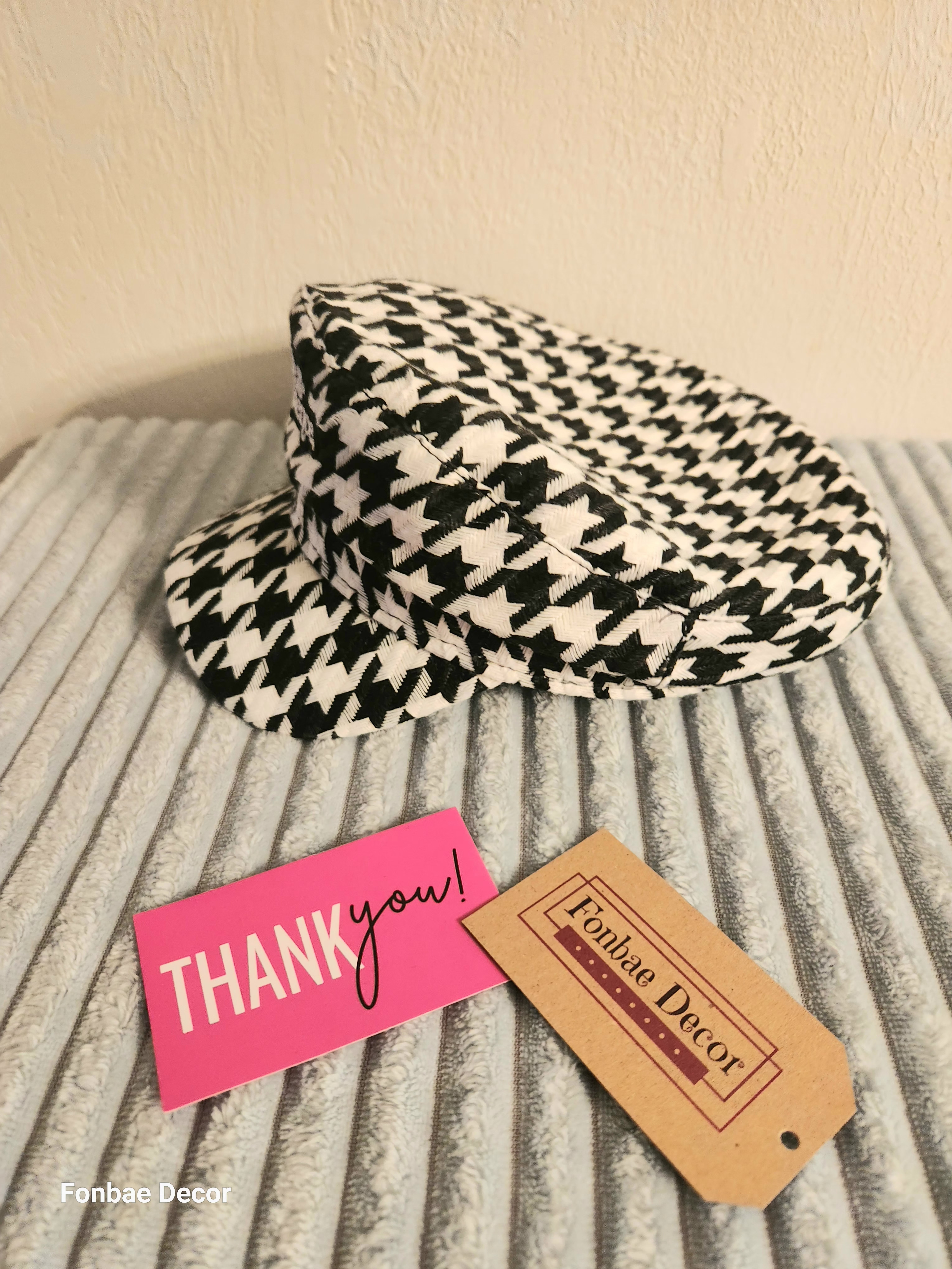 Style & Confidence Houndstooth Newsboy Cap