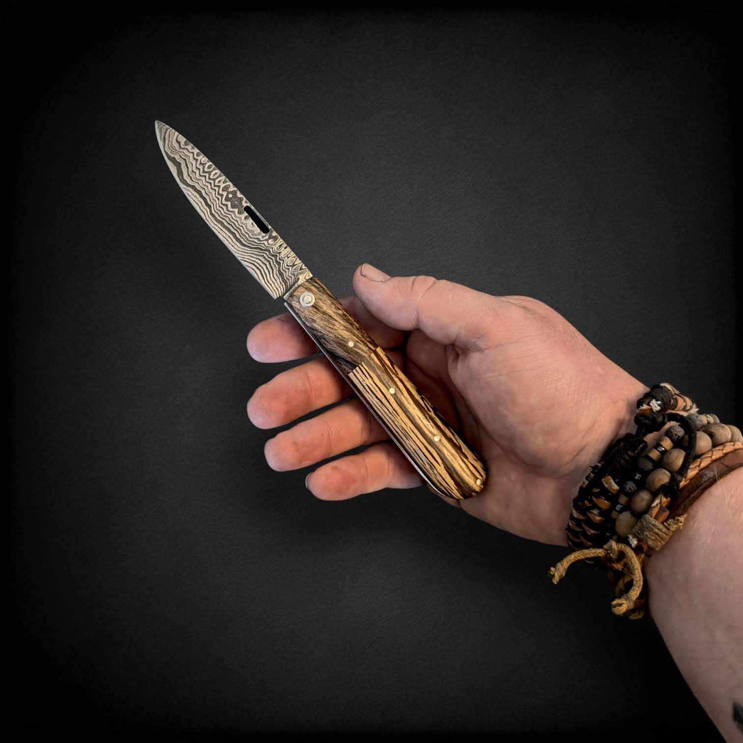 La Queue de Vache DAMAS - Noyer / Palmier Stabilisé