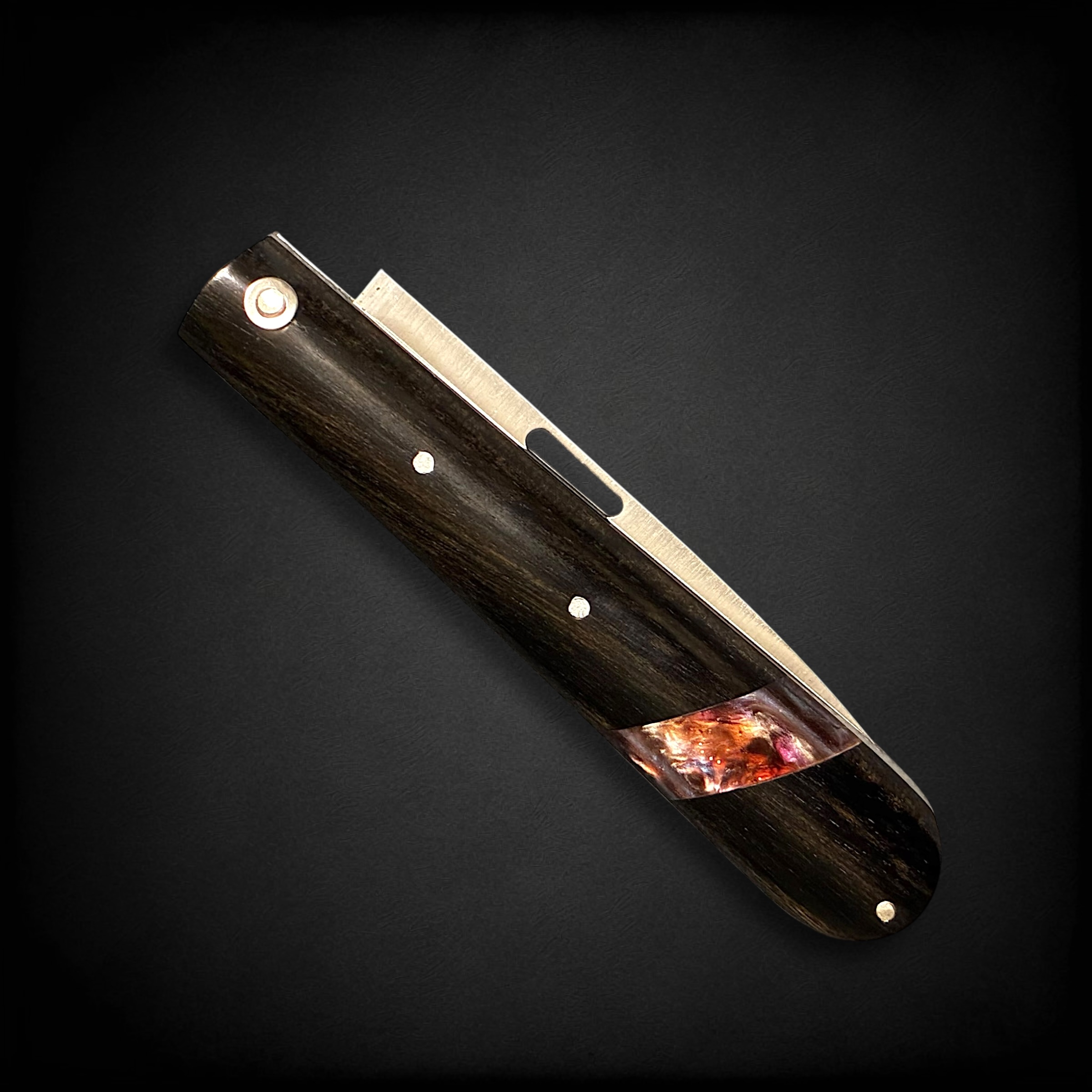 La Queue de Vache - Ebène et Acrylique