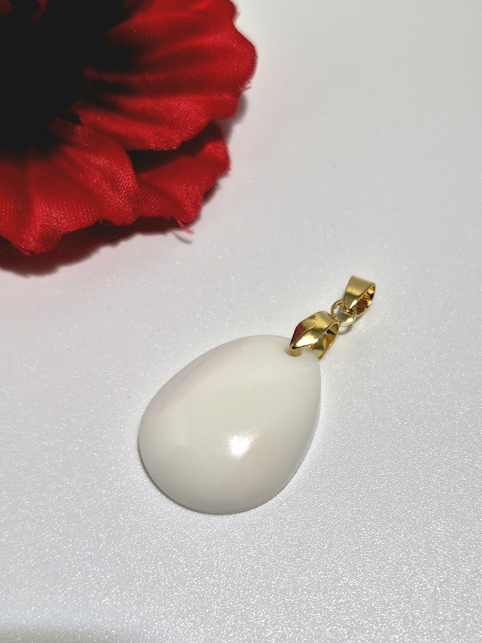 Pendentifs doré 'HOMMAGE'