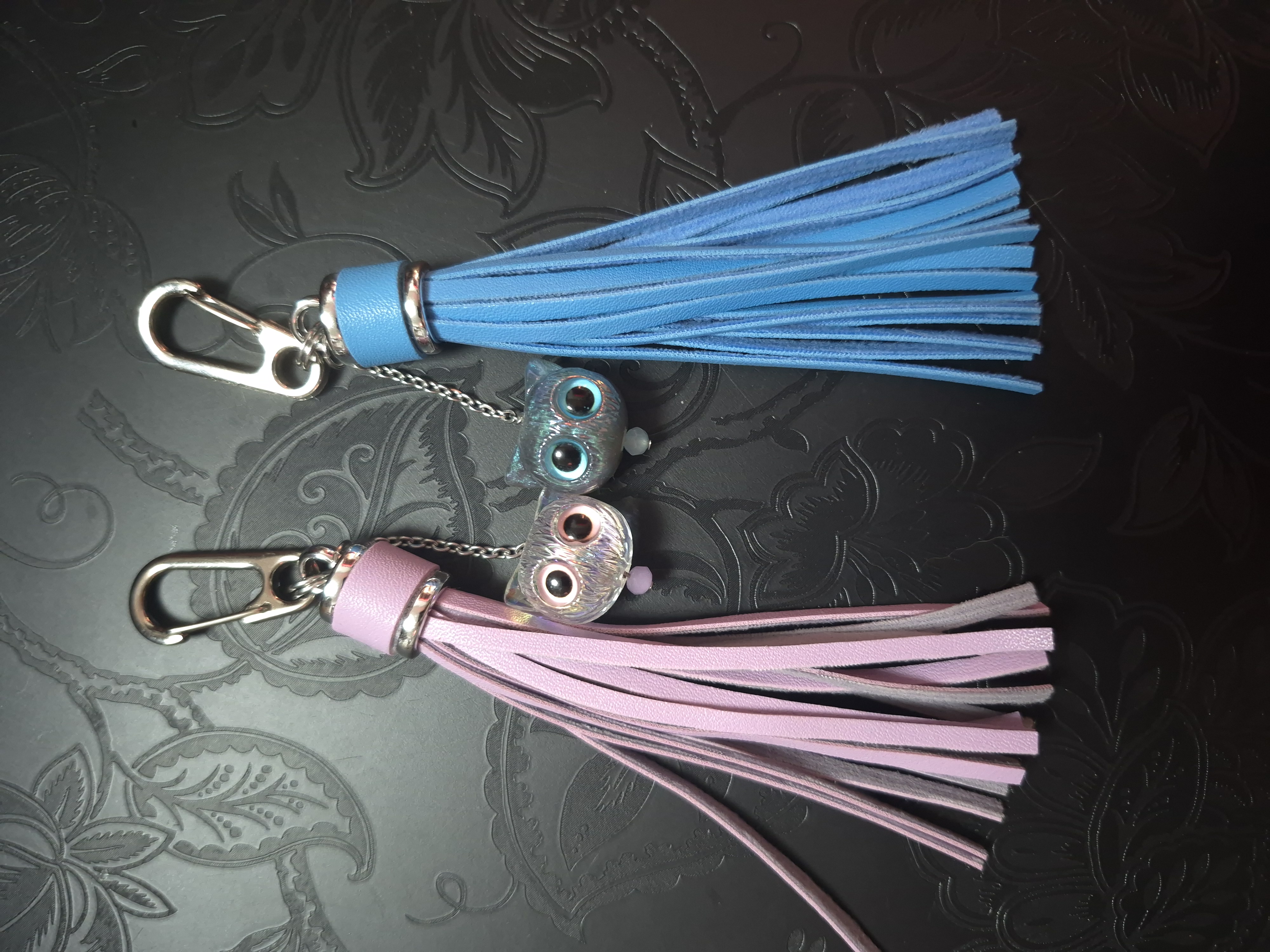 Deux porte-clefs CHAT