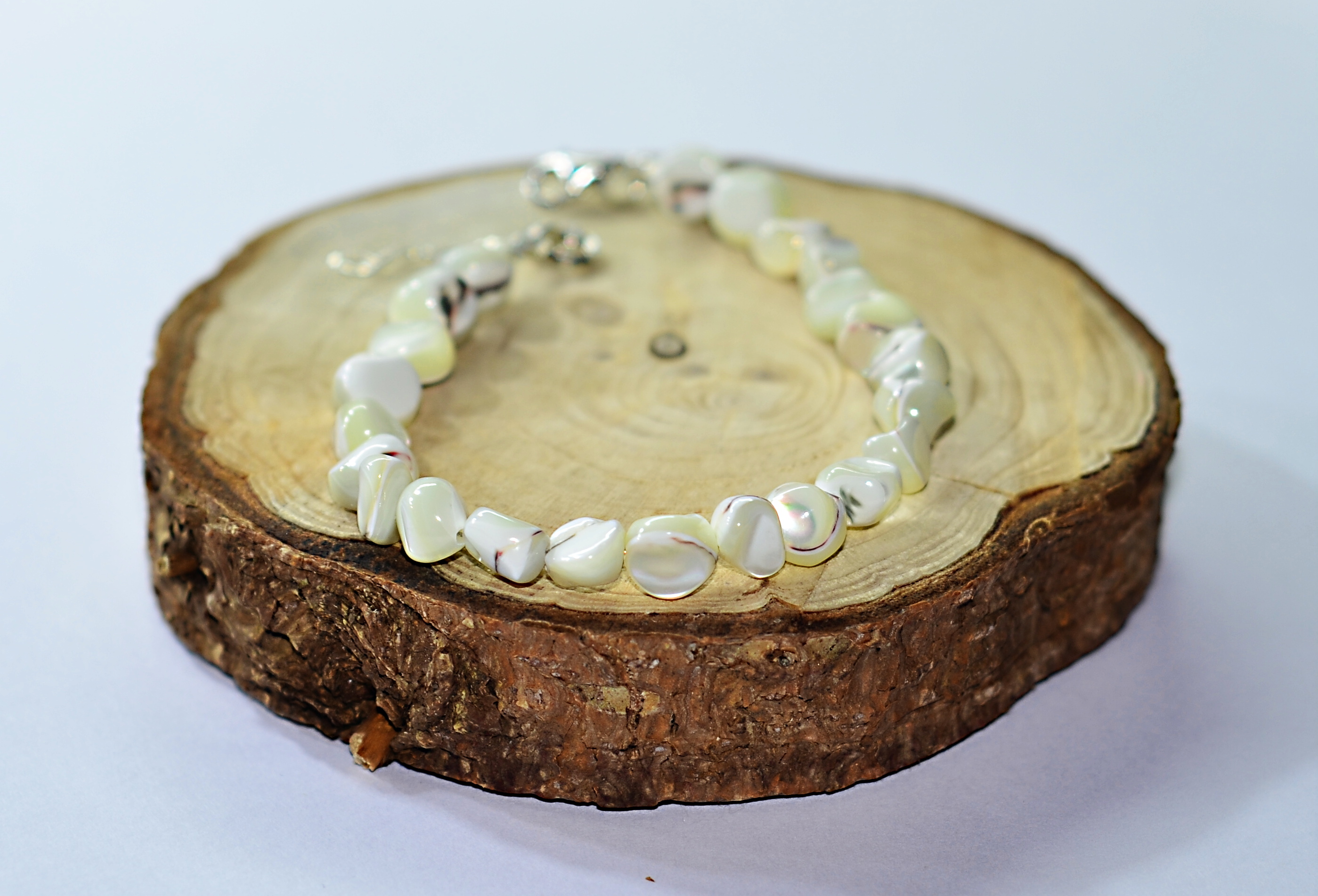 Biżuteria z kamienie naturalnych - bransoletka z masą perłową - nr kat. 322a