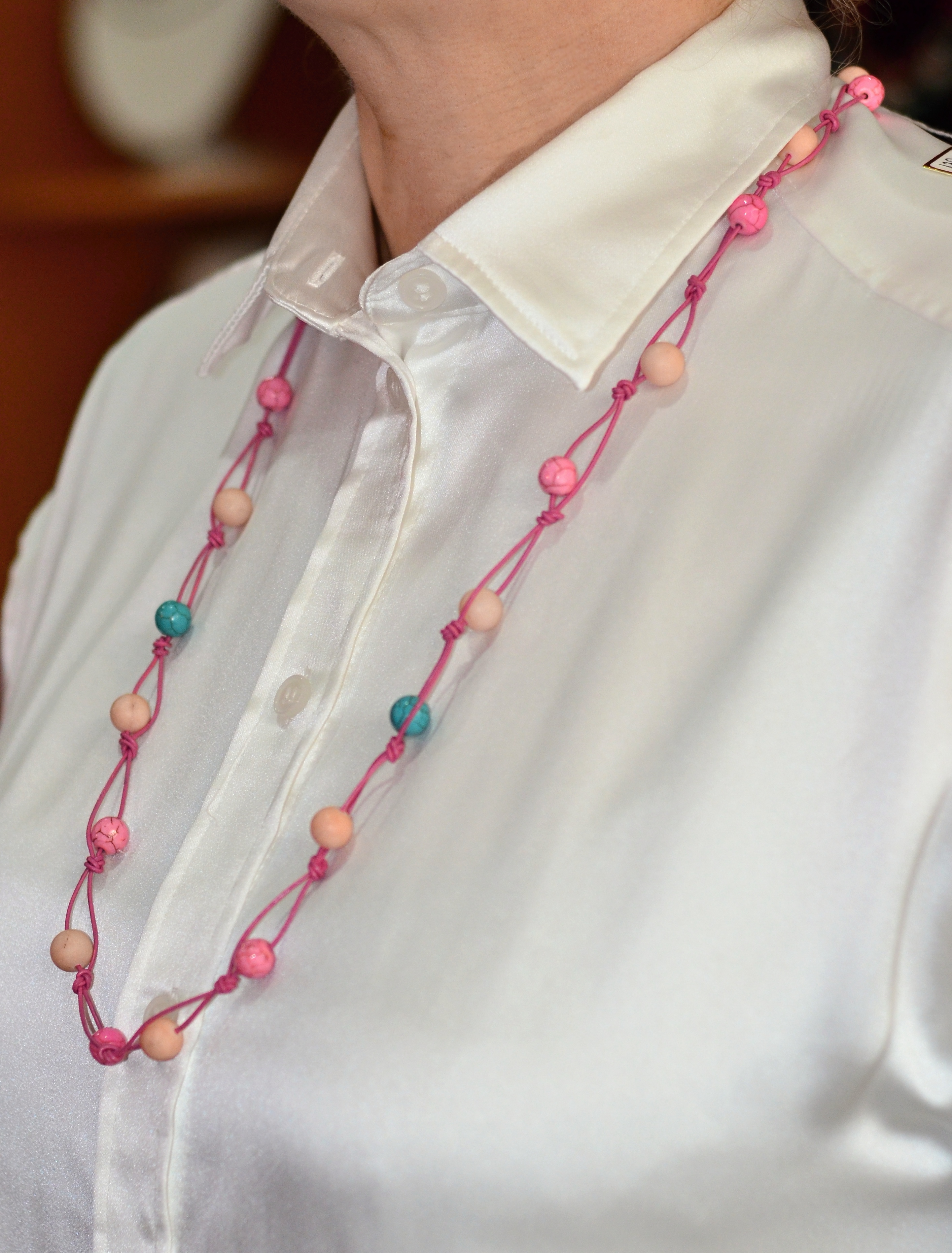 Biżuteria z kamieni naturalnych naszyjnik howlit - nr kat. 252