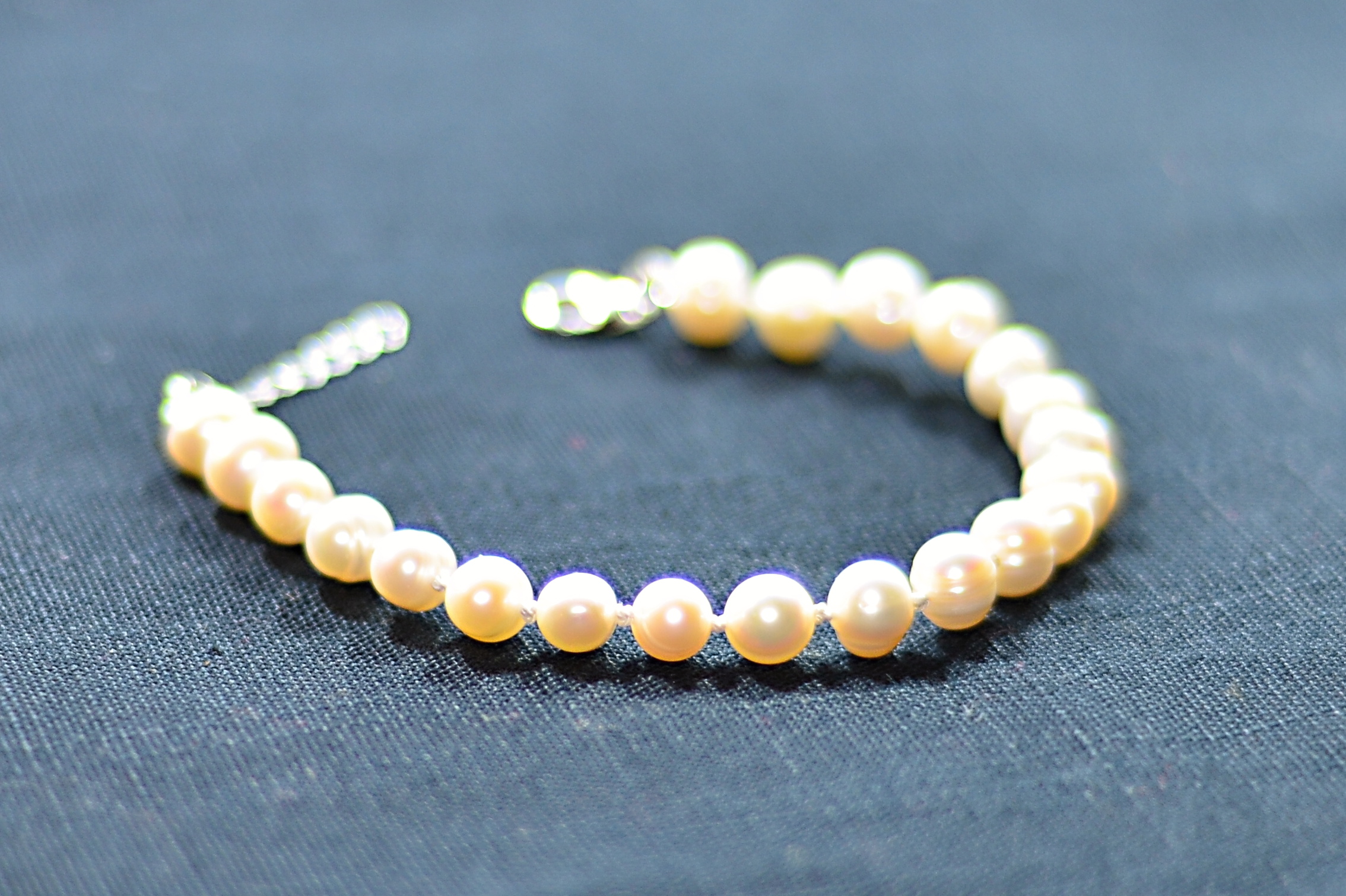 Biżuteria z kamieni naturalnych - bransoletka z perłami - nr kat. 247a