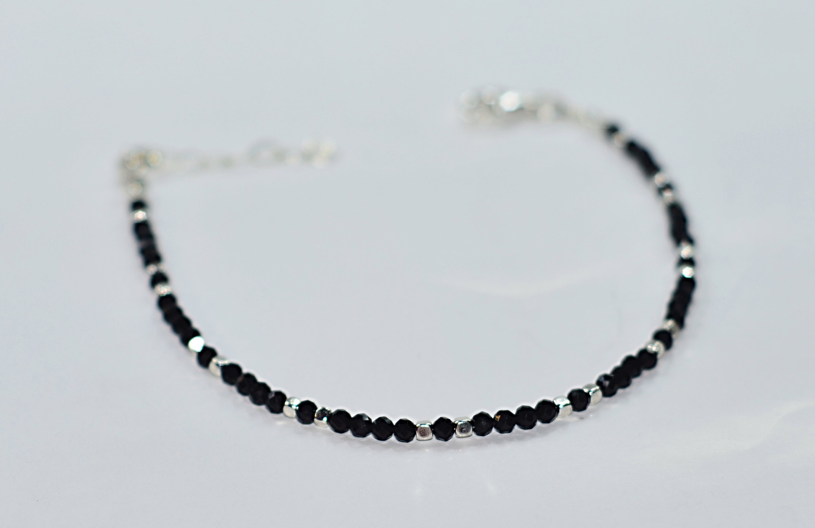 Biżuteria z kamieni naturalnych - bransoeltka z turmalinem - nr kat. 242a