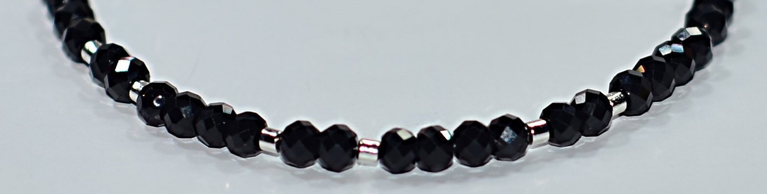 Biżuteria z kamieni naturalnych - bransoletka ze spinelem - nr kat. 240a