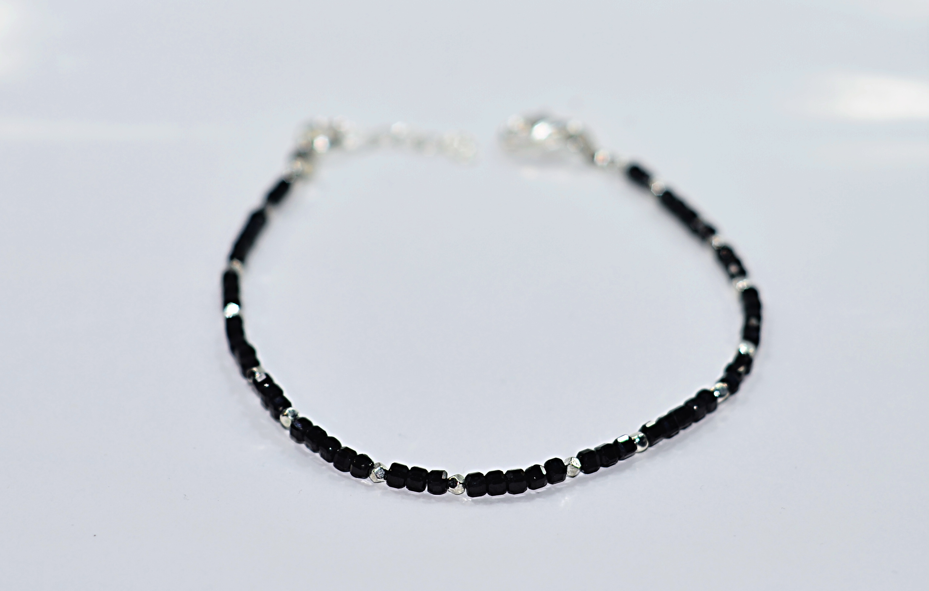 Biżuteria z kamieni naturalnych - bransoletka z turmalinem - nr kat. 228a