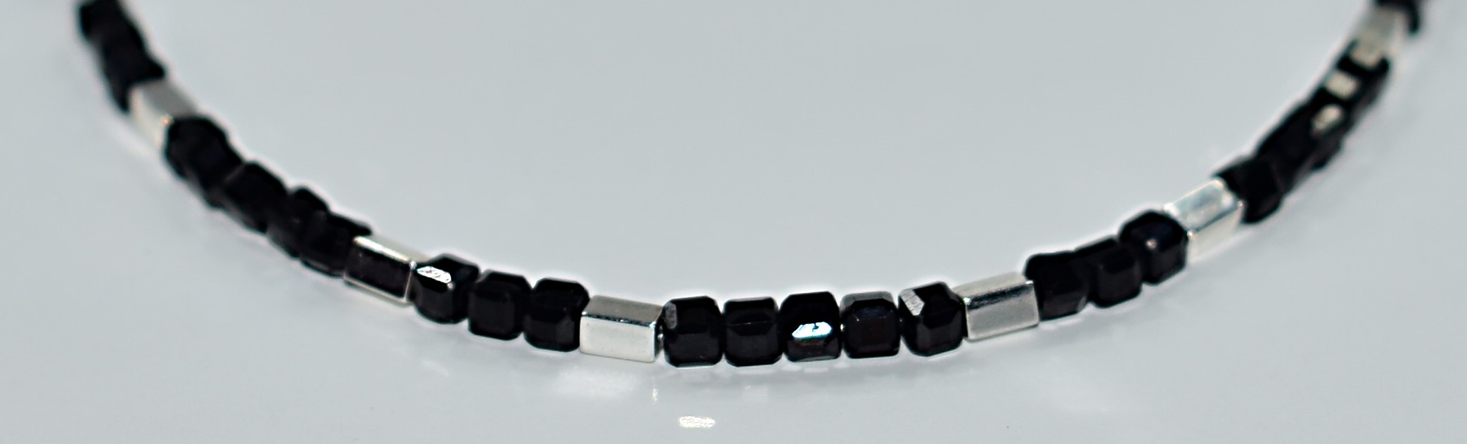 Biżuteria z kamieni naturalnych - bransoletka ze spinelem - nr kat. 227a