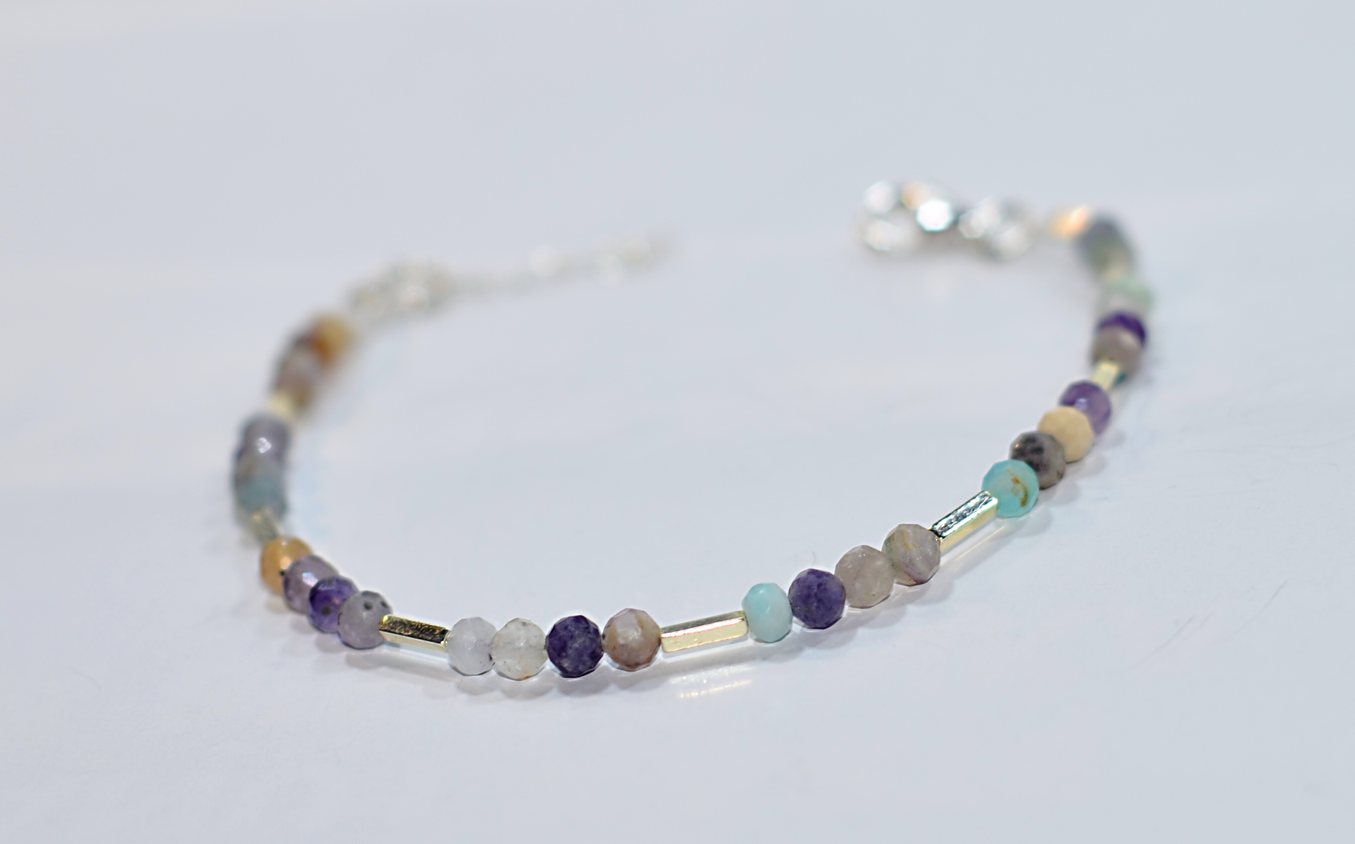 Biżuteria z kamieni naturalnych - bransoletka z miksem kamieni - nr kat. 144a