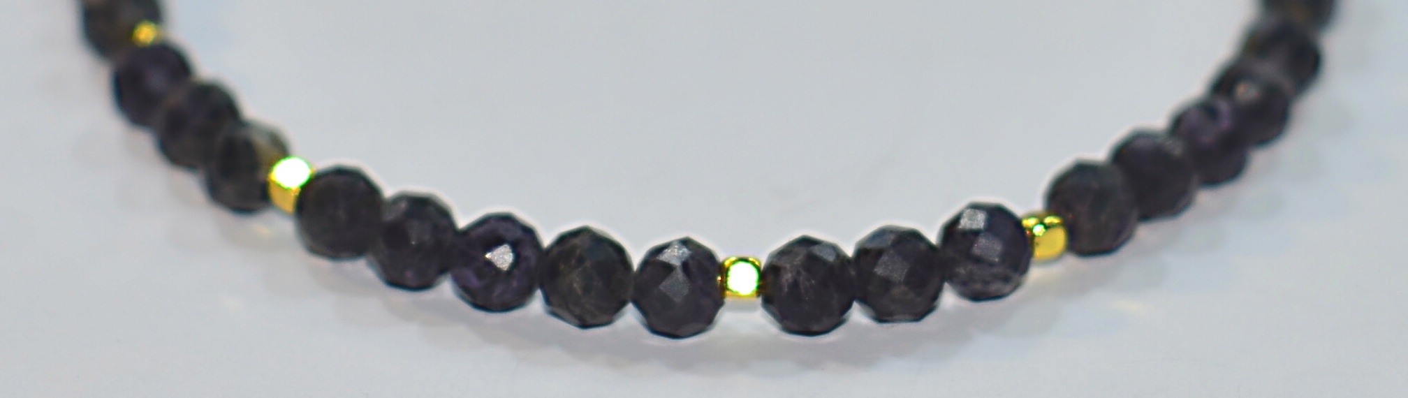 Biżuteria z kamieni naturalnych - bransoletka z czaroitem - nr kat. 206a