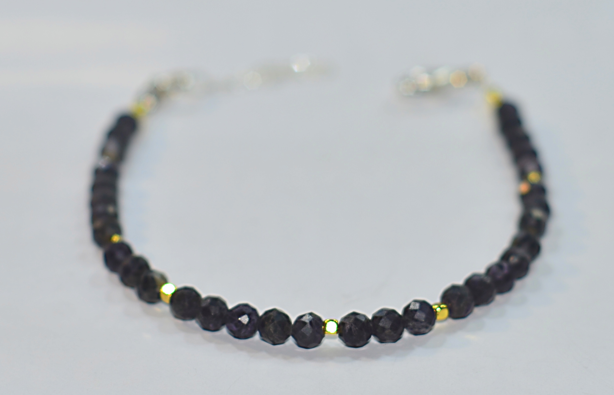 Biżuteria z kamieni naturalnych - bransoletka z czaroitem - nr kat. 206a