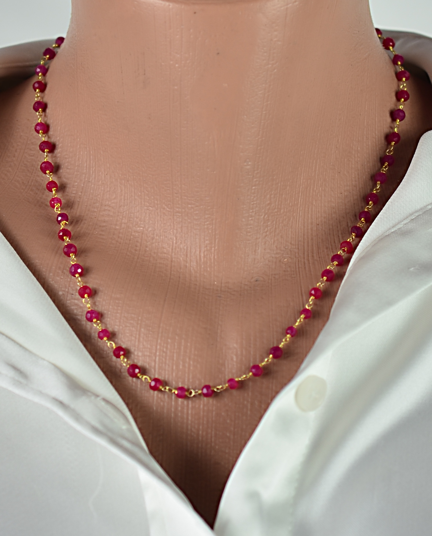 Biżuteria z kamienia naturalnego - naszyjnik i bransoletka na srebrnym łańcuszku z rubinem, nr kat. 268