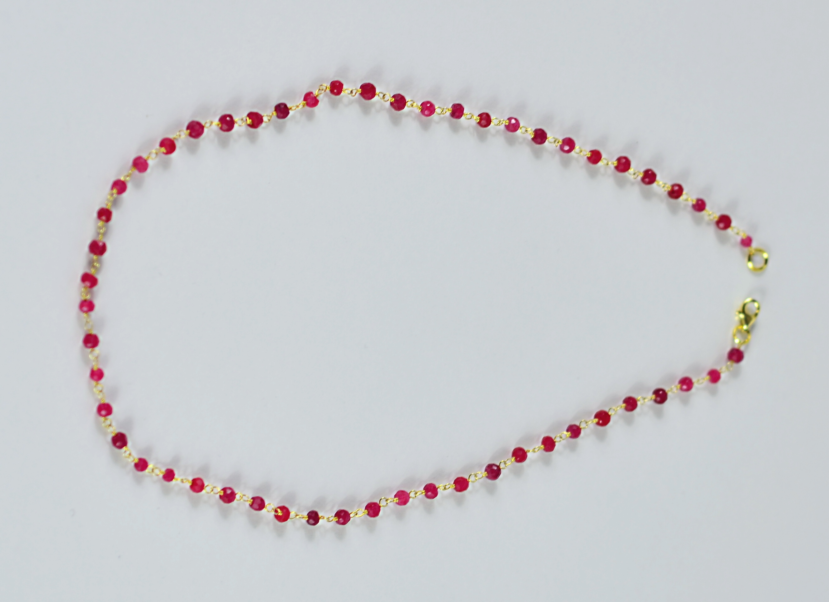 Biżuteria z kamienia naturalnego - naszyjnik i bransoletka na srebrnym łańcuszku z rubinem, nr kat. 268