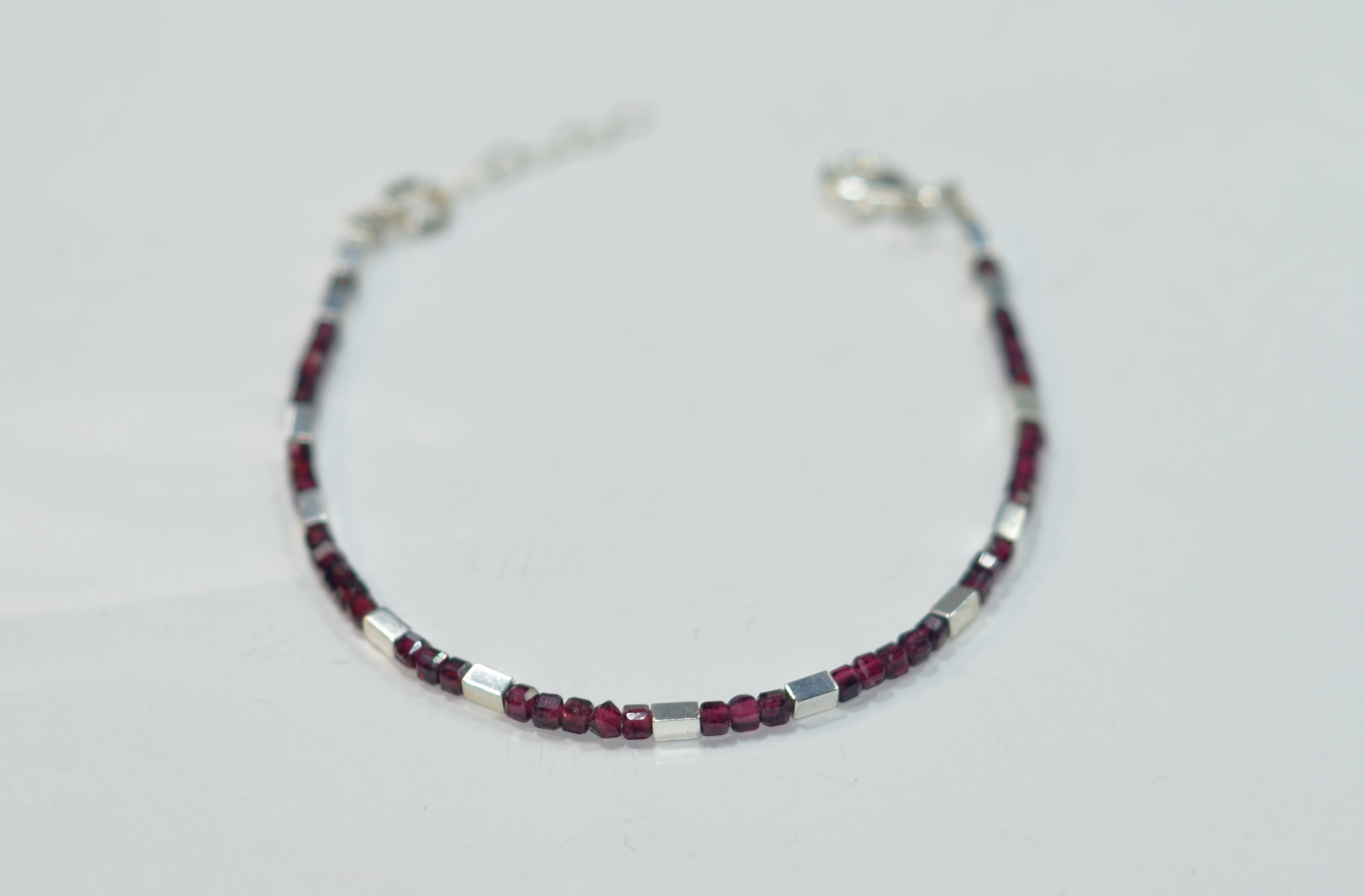 Biżuteria z kamieni naturalnych - bransoletka z granatem - nr kat. 193a