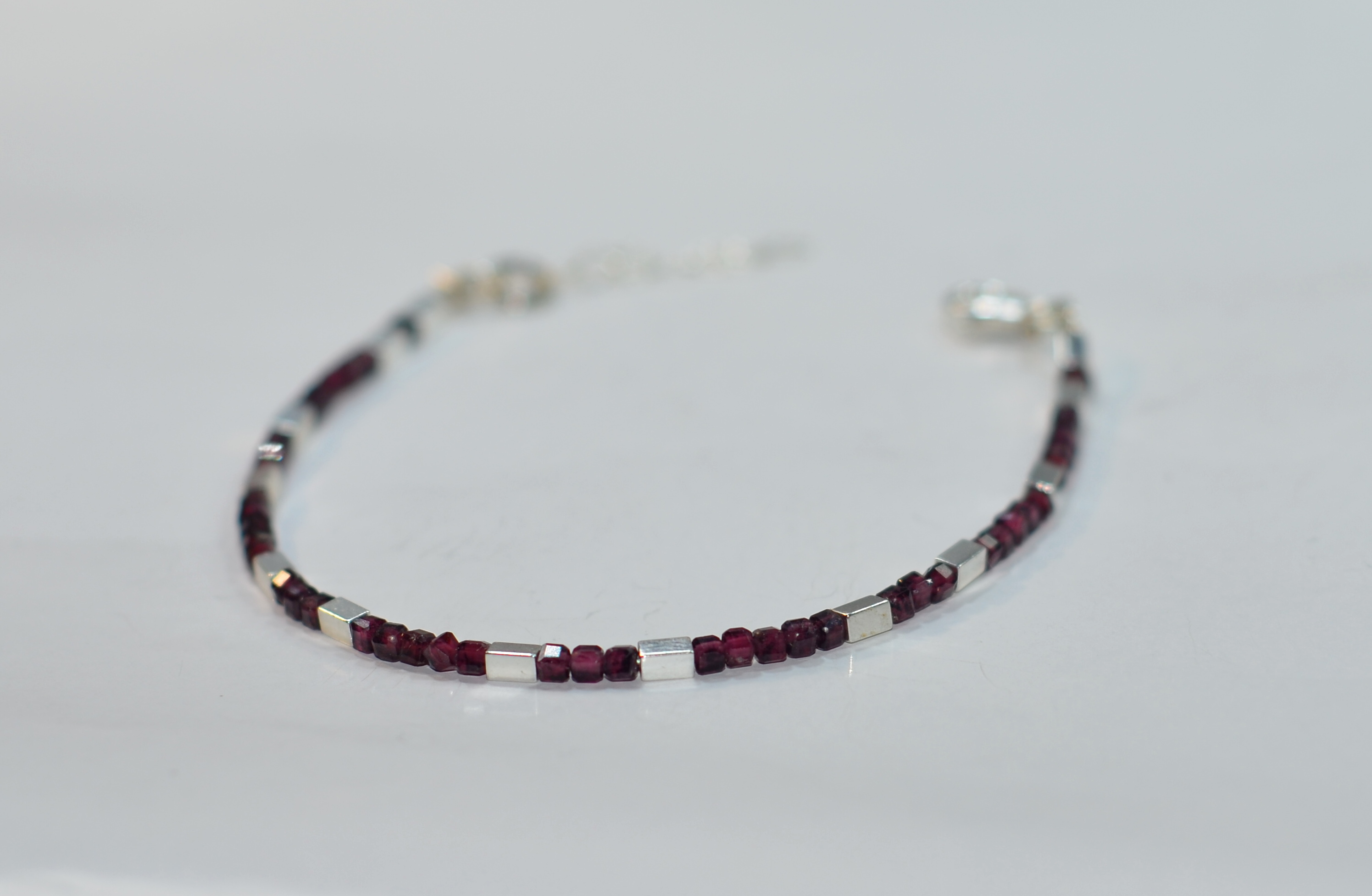 Biżuteria z kamieni naturalnych - bransoletka z granatem - nr kat. 193a