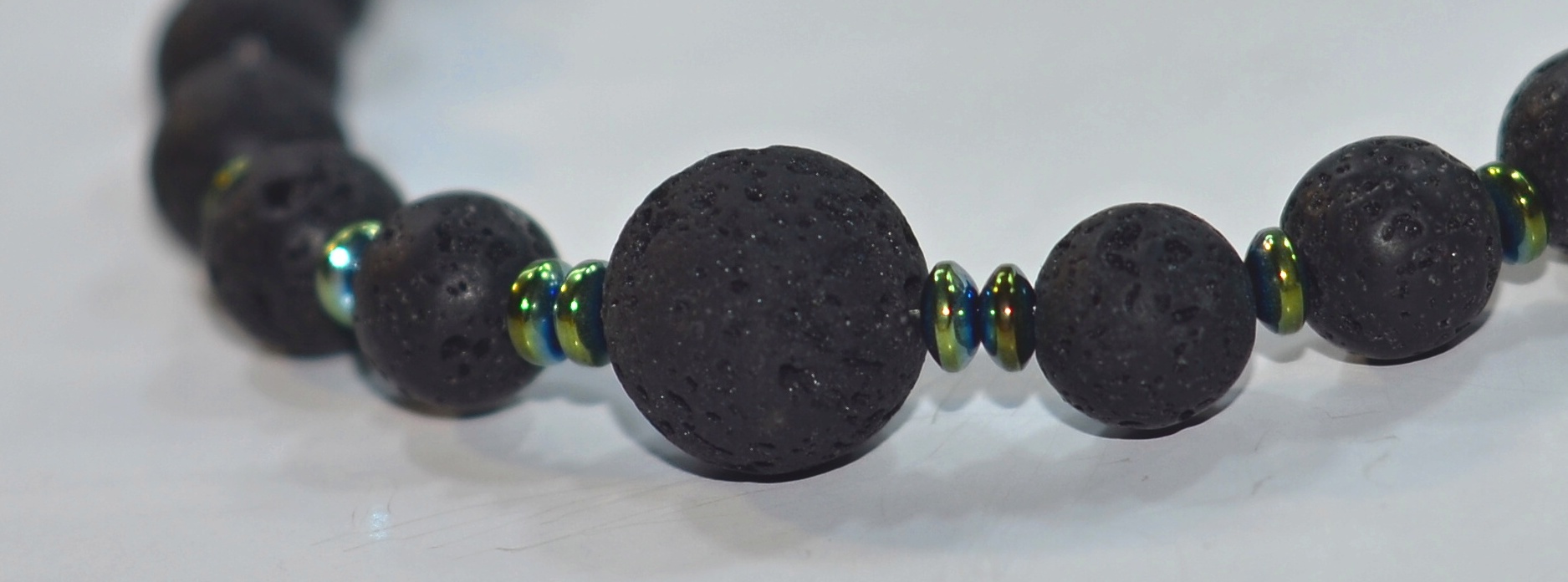 Biżuteria z kamieni naturalnych - bransoletka z lawą wulkaniczną - nr kat. 199a