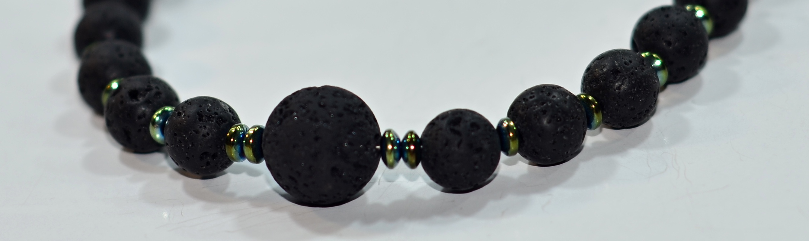 Biżuteria z kamieni naturalnych - bransoletka z lawą wulkaniczną - nr kat. 199a