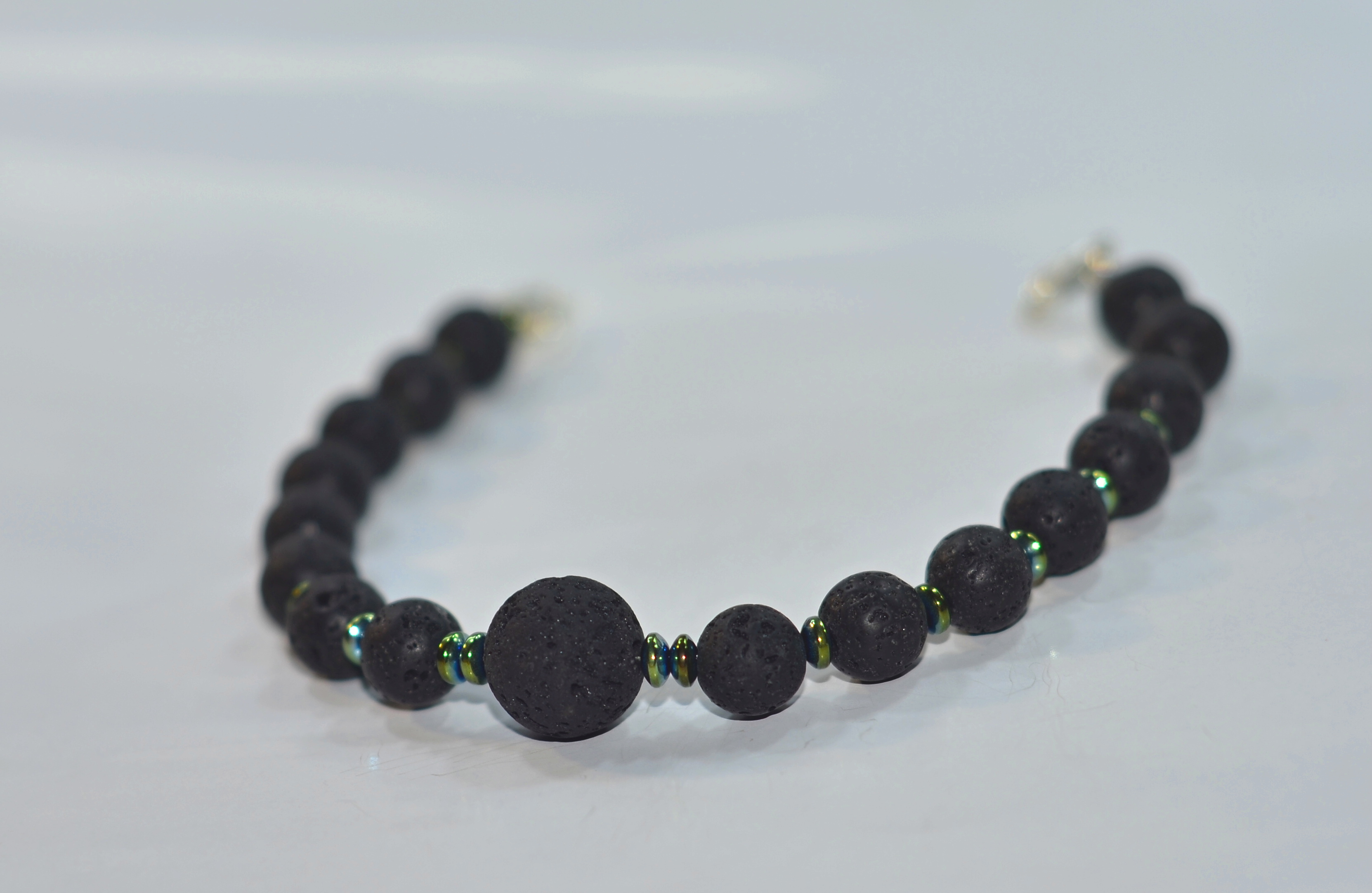 Biżuteria z kamieni naturalnych - bransoletka z lawą wulkaniczną - nr kat. 199a