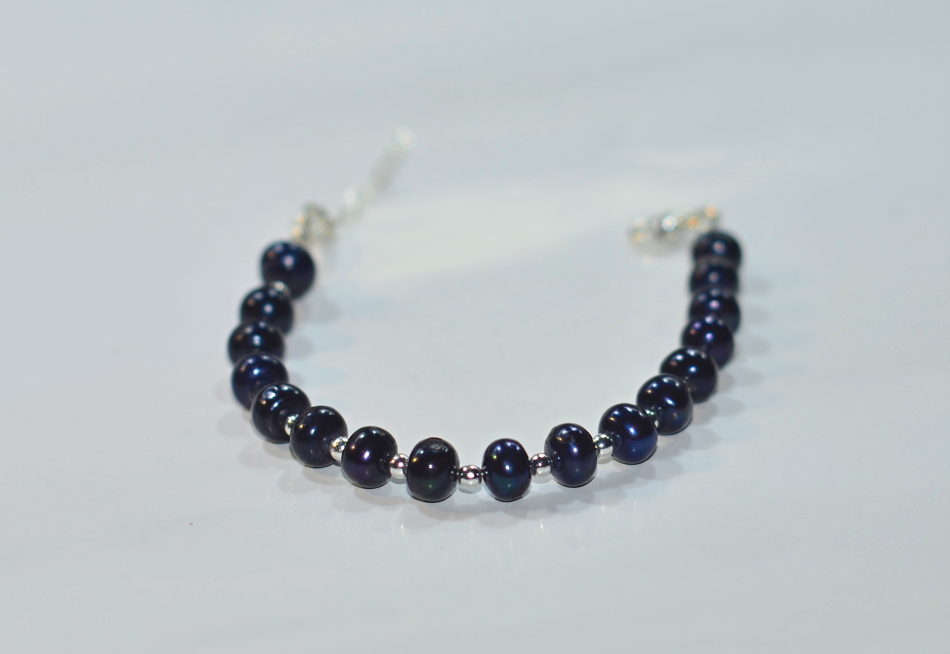 Biżuteria z kamieni naturalnych - bransoletka z perłami - nr kat. 200a